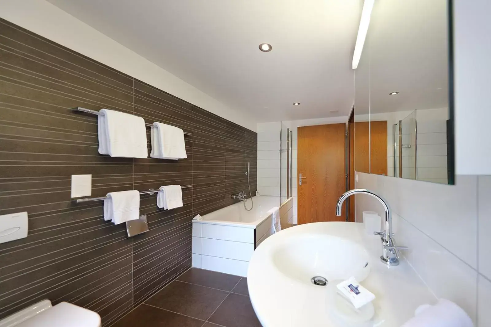 Shower, Bathroom in Hotel Garni Testa Grigia