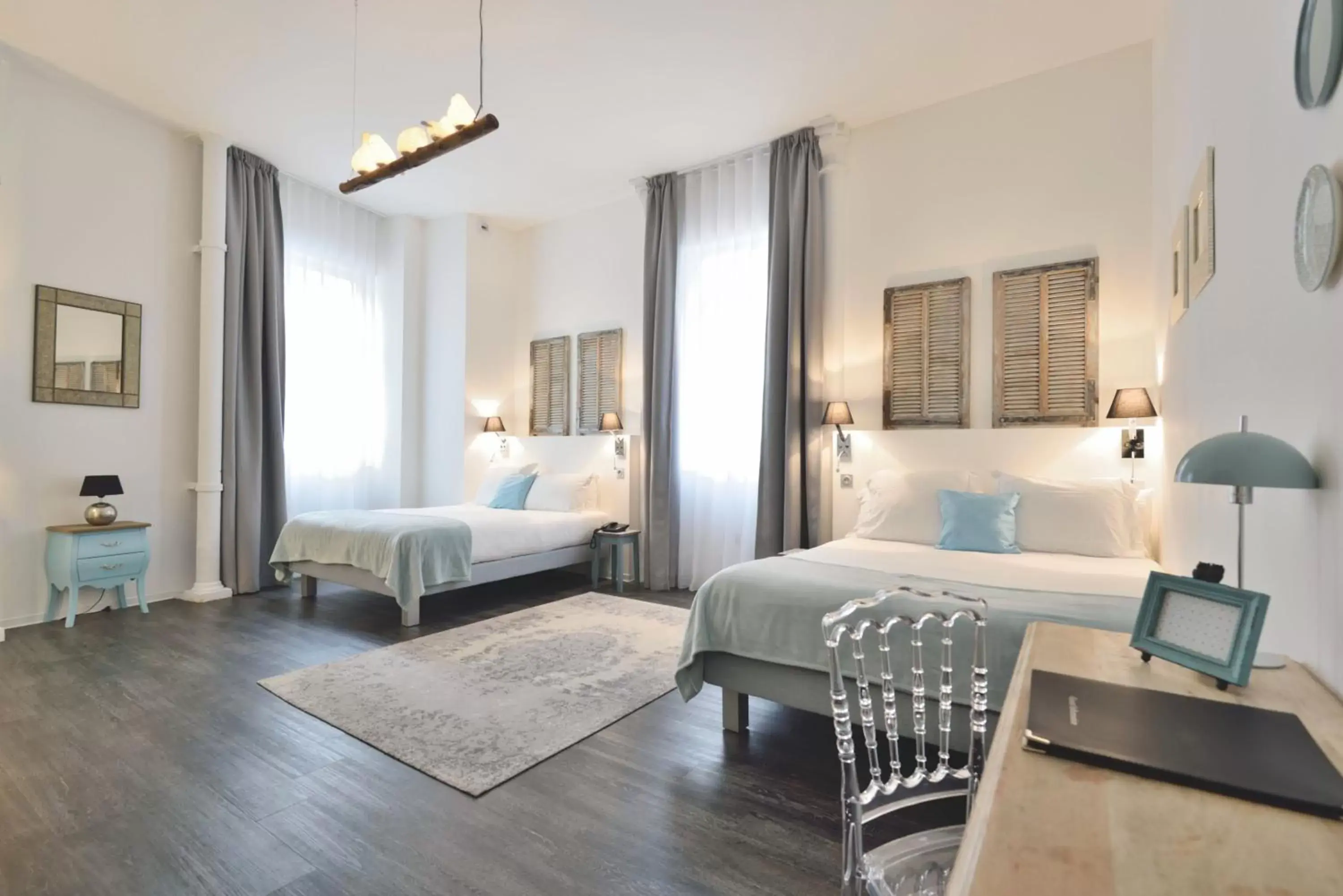 Photo of the whole room in Hotel La Villa Nice Promenade