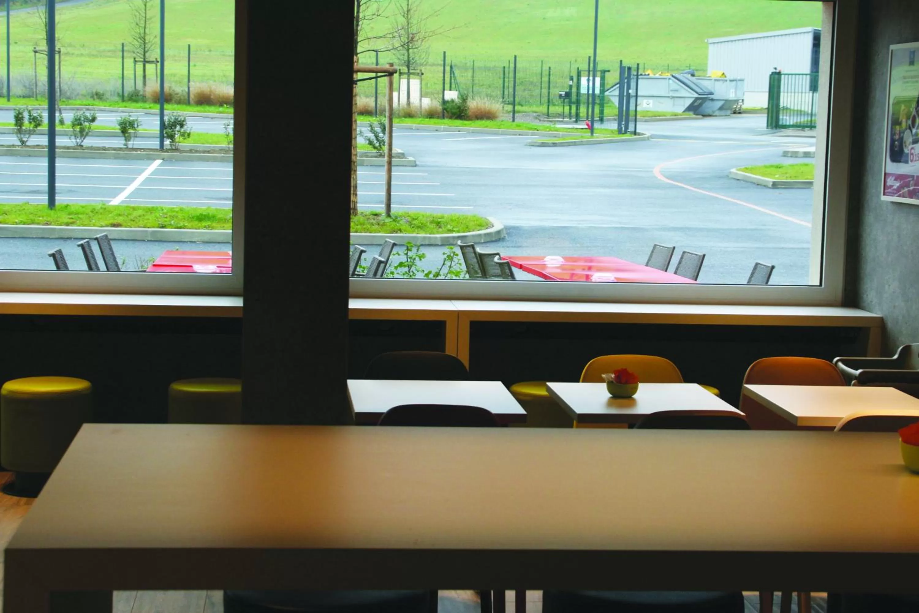 Restaurant/places to eat in ibis budget Saint Pourcain