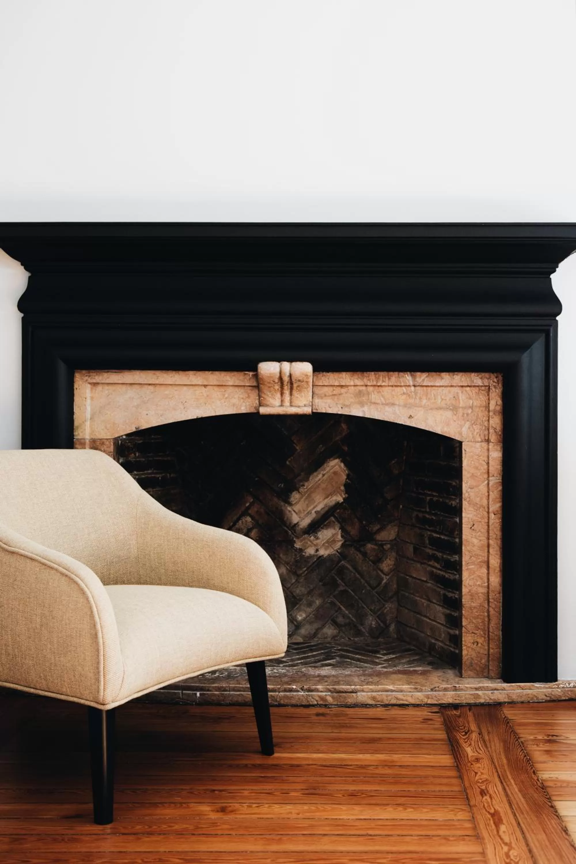 Communal lounge/ TV room in Bidaia Boutique Hotel