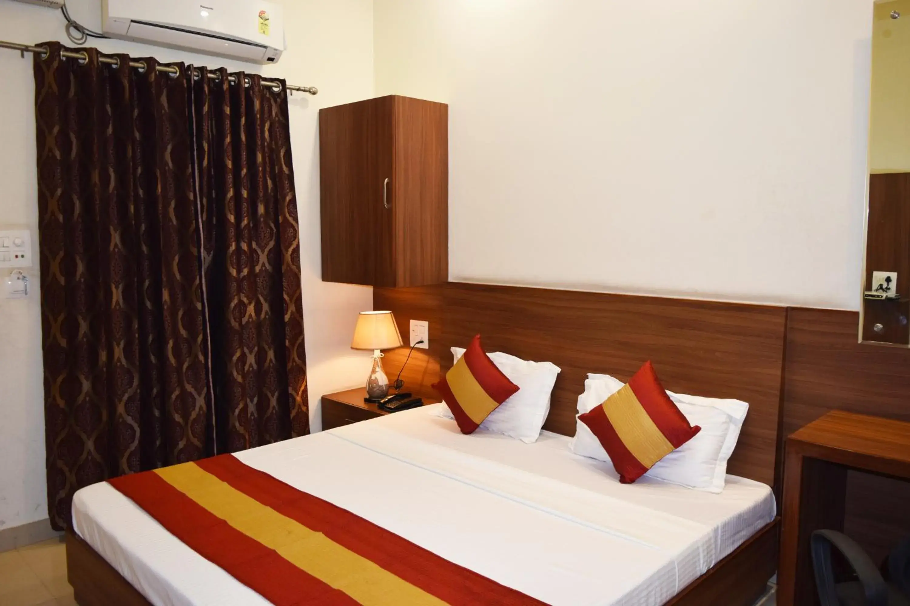 Bedroom, Bed in Hotel Palace Bedroom, Bed in Hotel Palace