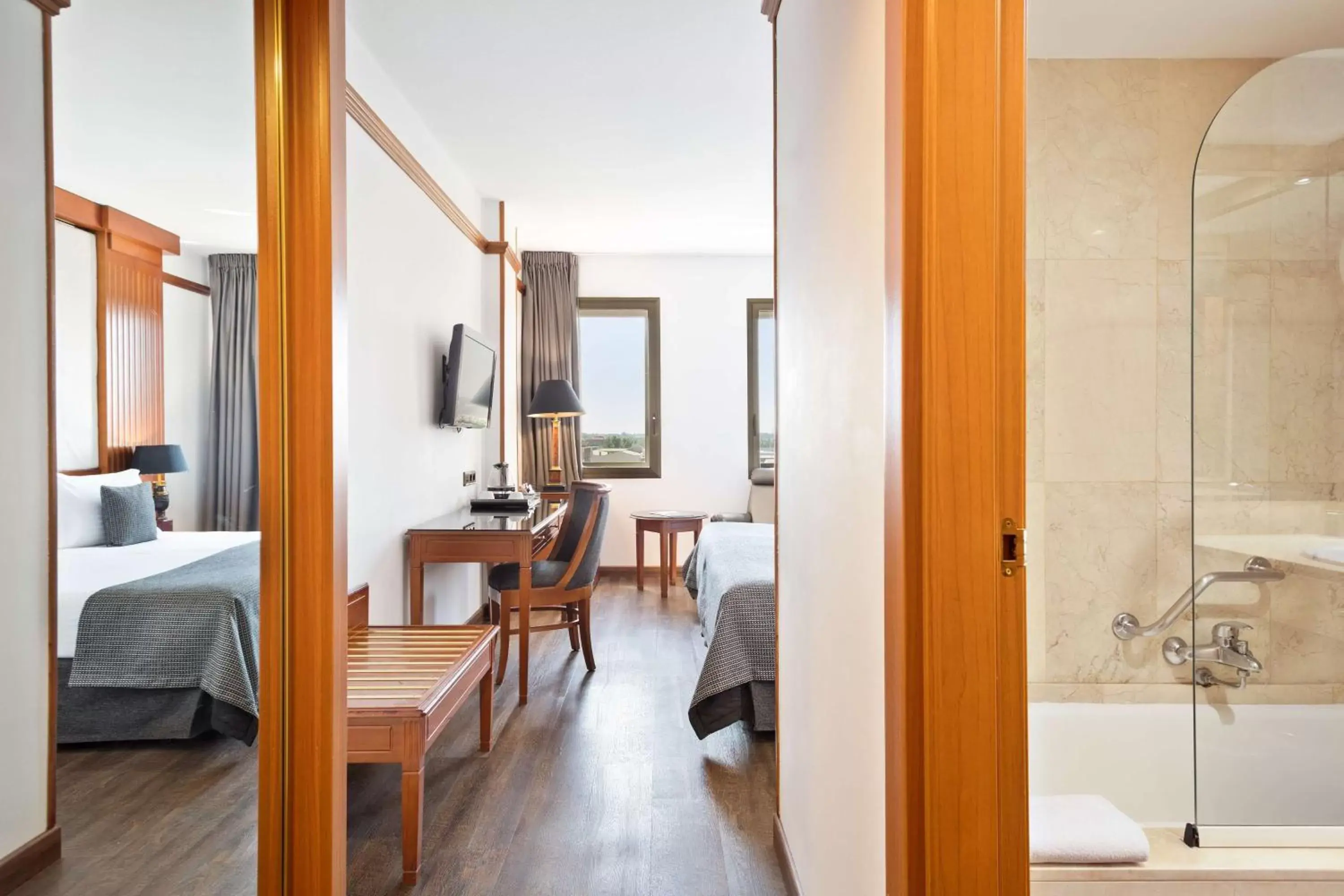 Bedroom, Bed in Best Western Premier CMC Girona Bedroom, Bed in Best Western Premier CMC Girona