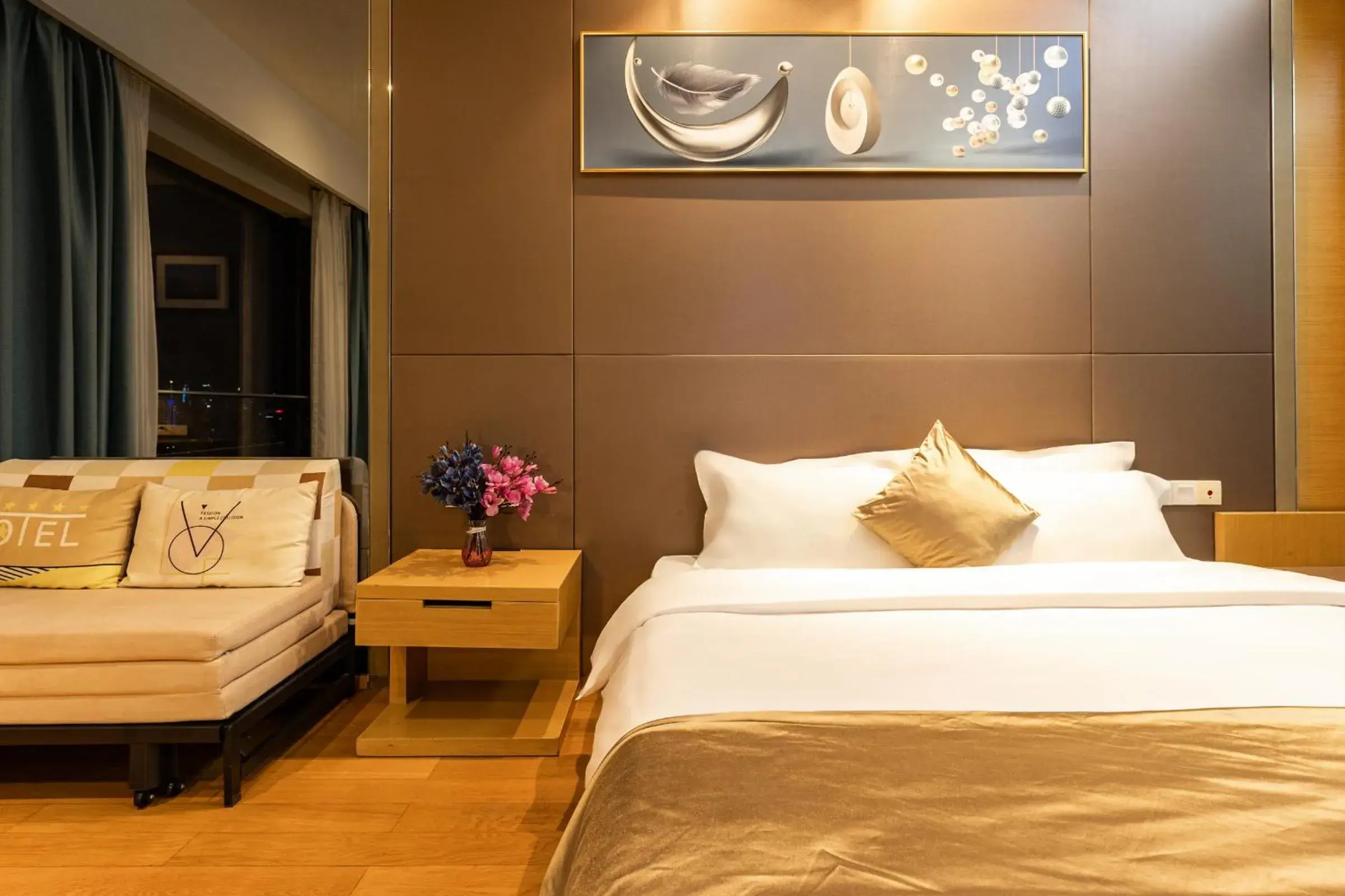Bed in Guangzhou Xing Yi International Apartment - Poly World Branch