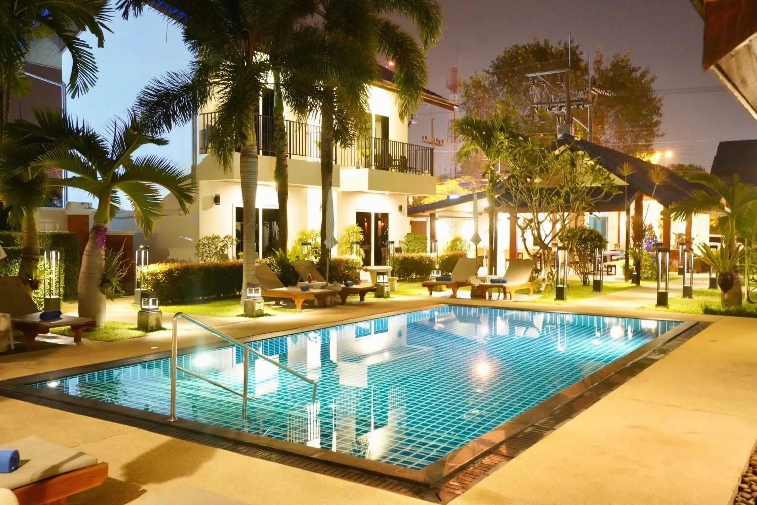 Swimming pool in Phuket Airport Hotel - SHA Extra Plus Swimming pool in Phuket Airport Hotel - SHA Extra Plus