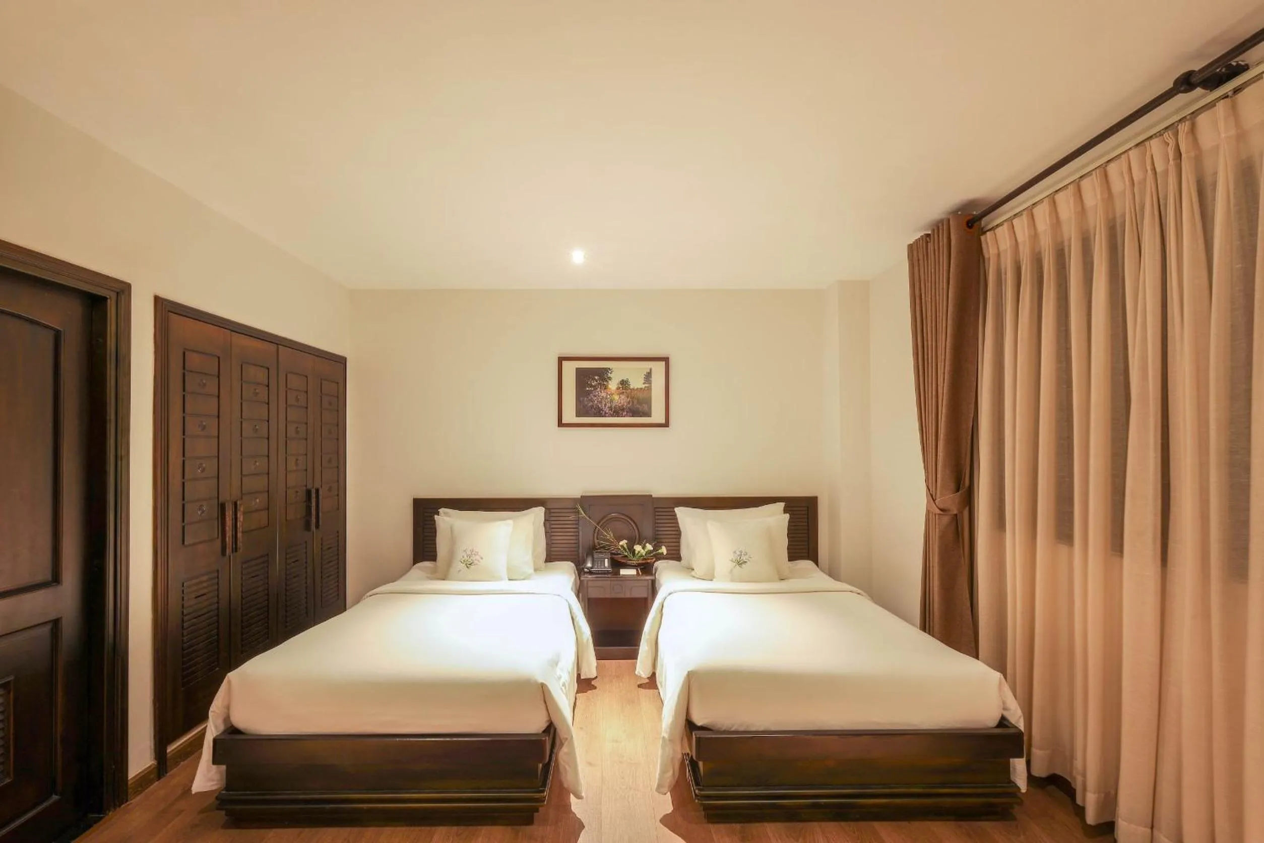 Bedroom, Bed in Cochin Zen Hotel