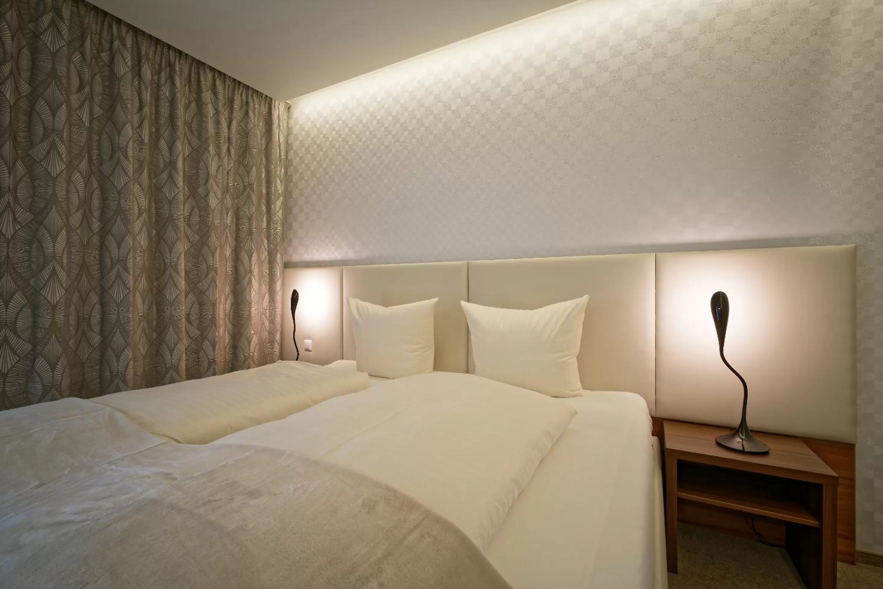 Photo of the whole room, Bed in Pension Laa Natura