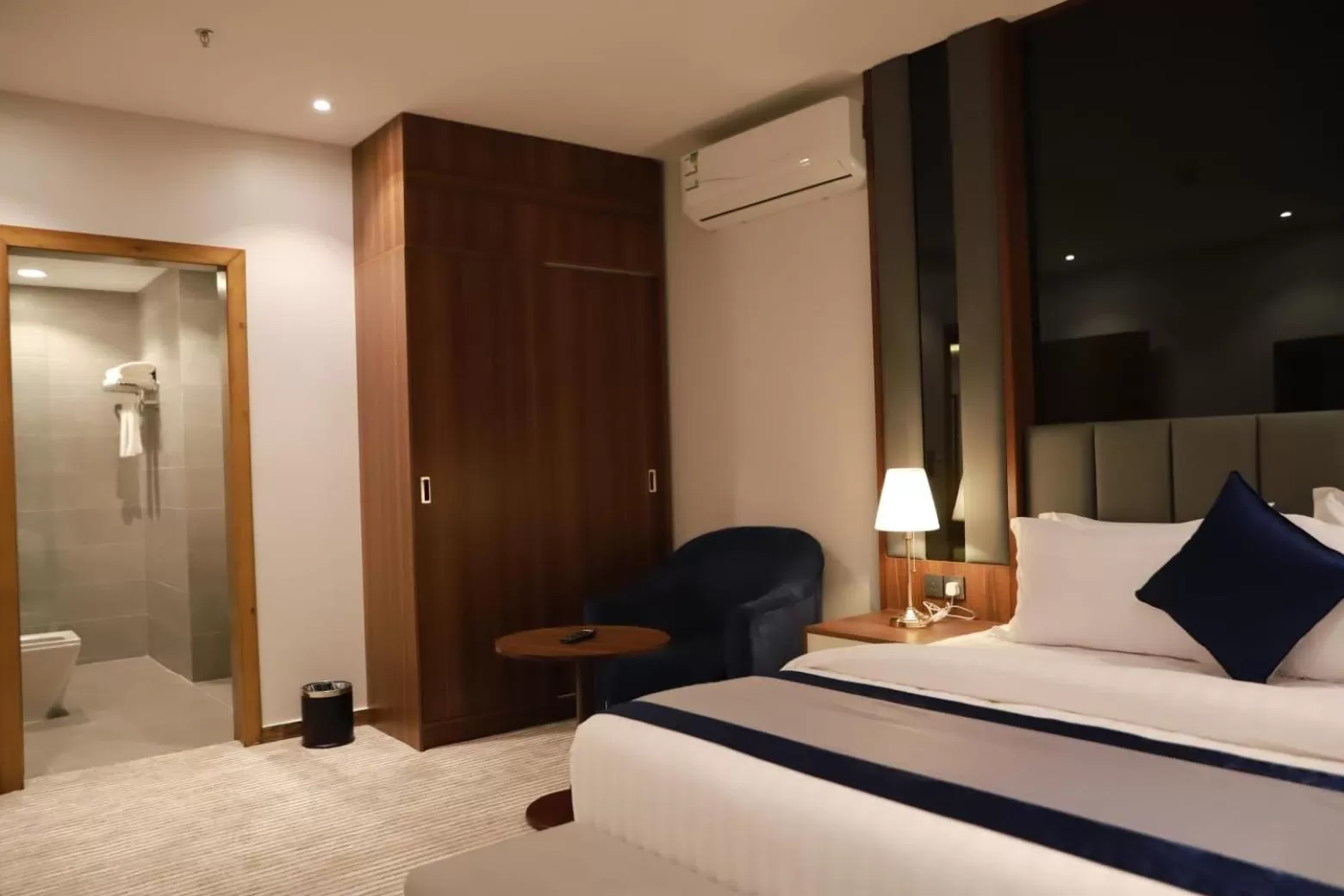 Bedroom, Bed in Tulip View Hotel