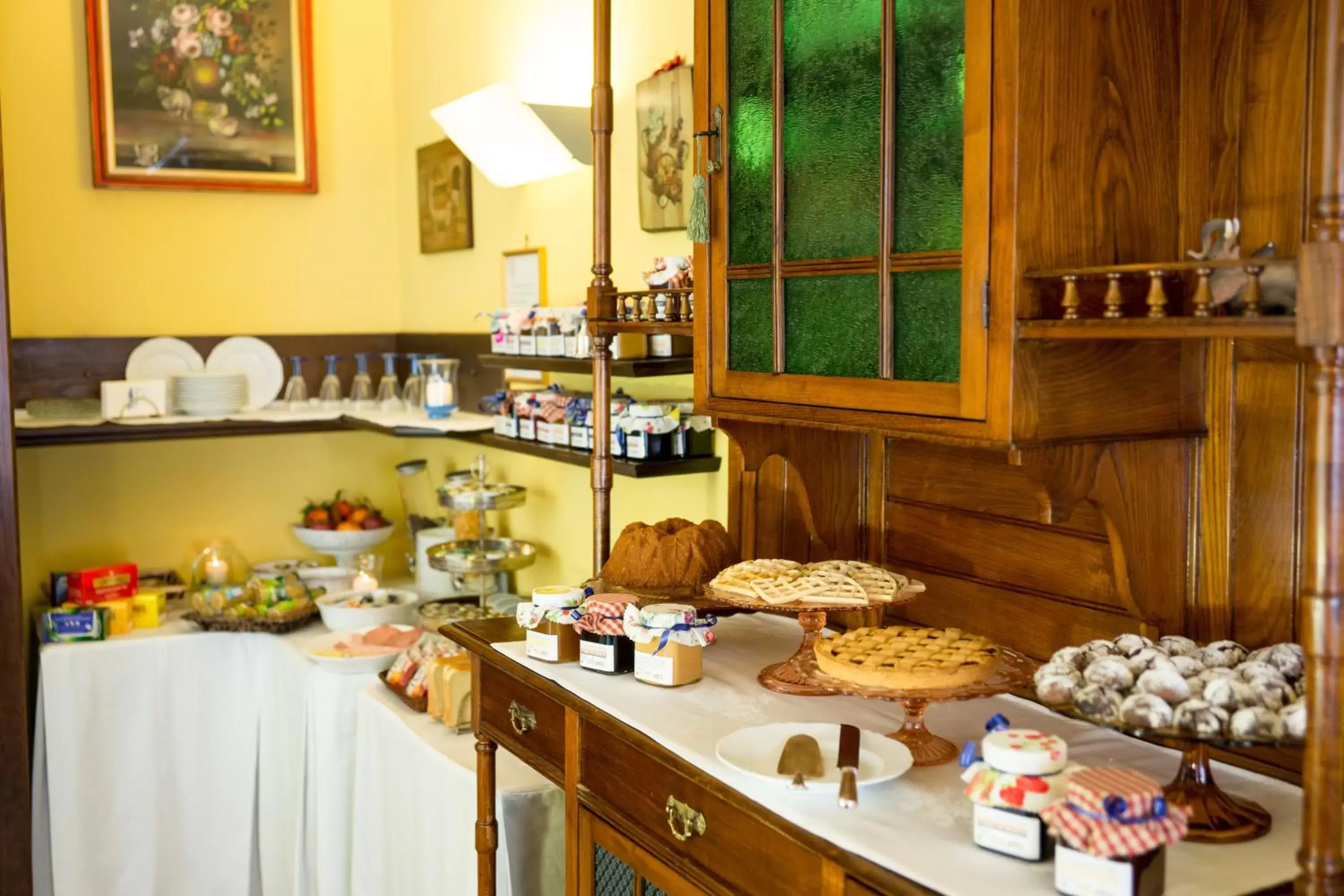 Food and drinks, Restaurant/Places to Eat in Hotel Il Tiglio