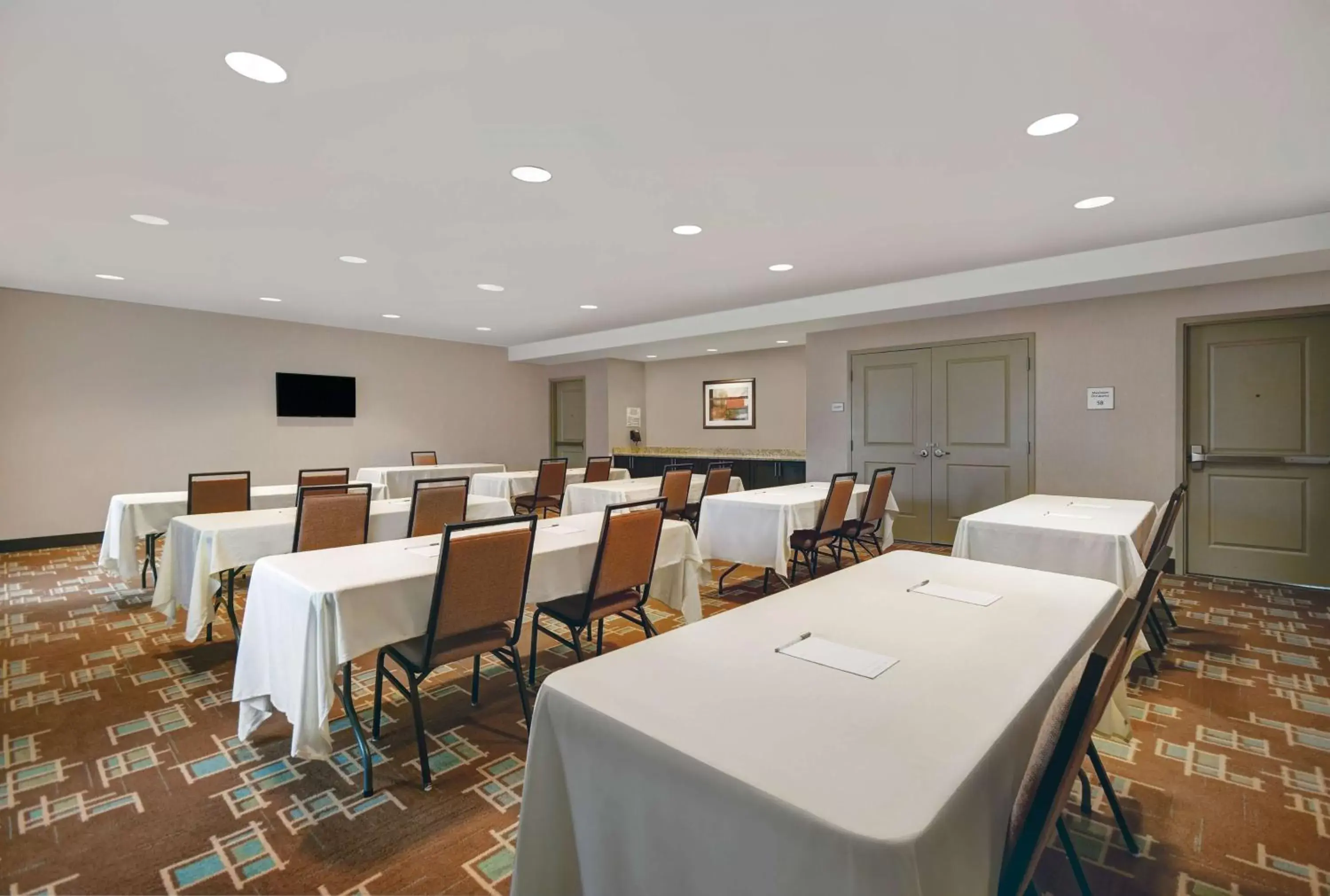 Meeting/conference room in Hampton Inn and Suites Robbinsville