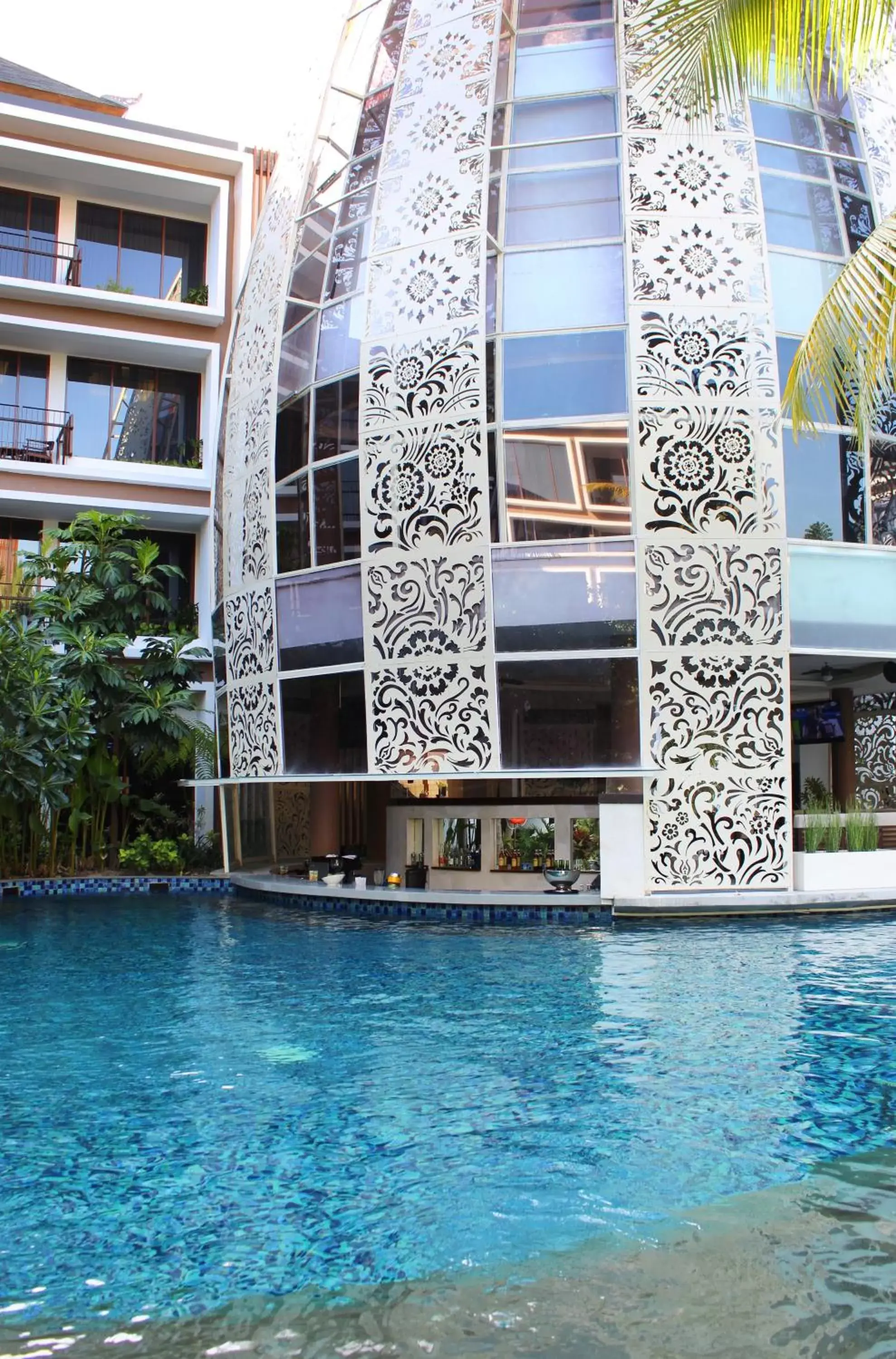 Restaurant/places to eat, Swimming Pool in Golden Tulip Jineng Resort Bali