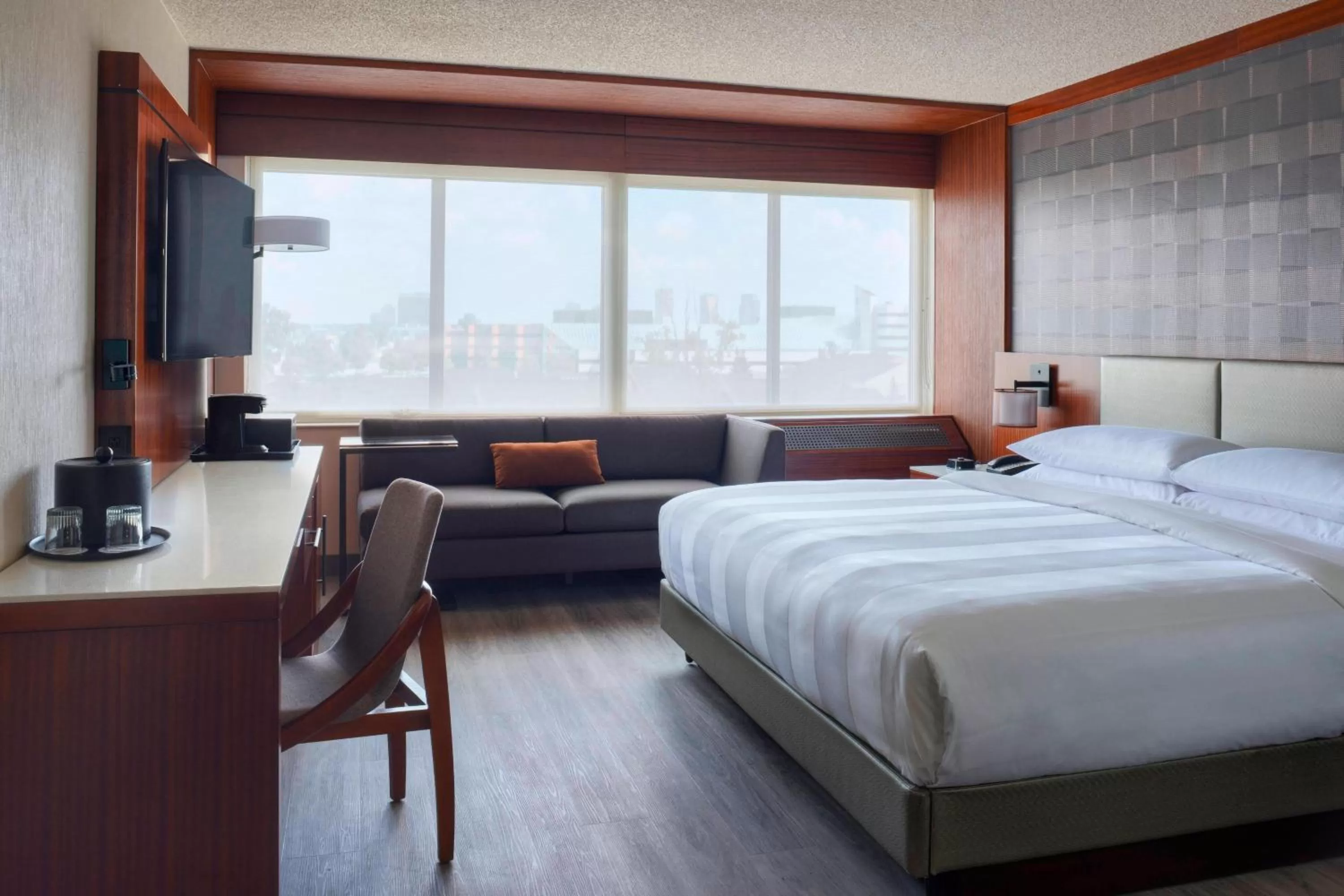 Deluxe King or Two Double Bed Room in Detroit Marriott Southfield