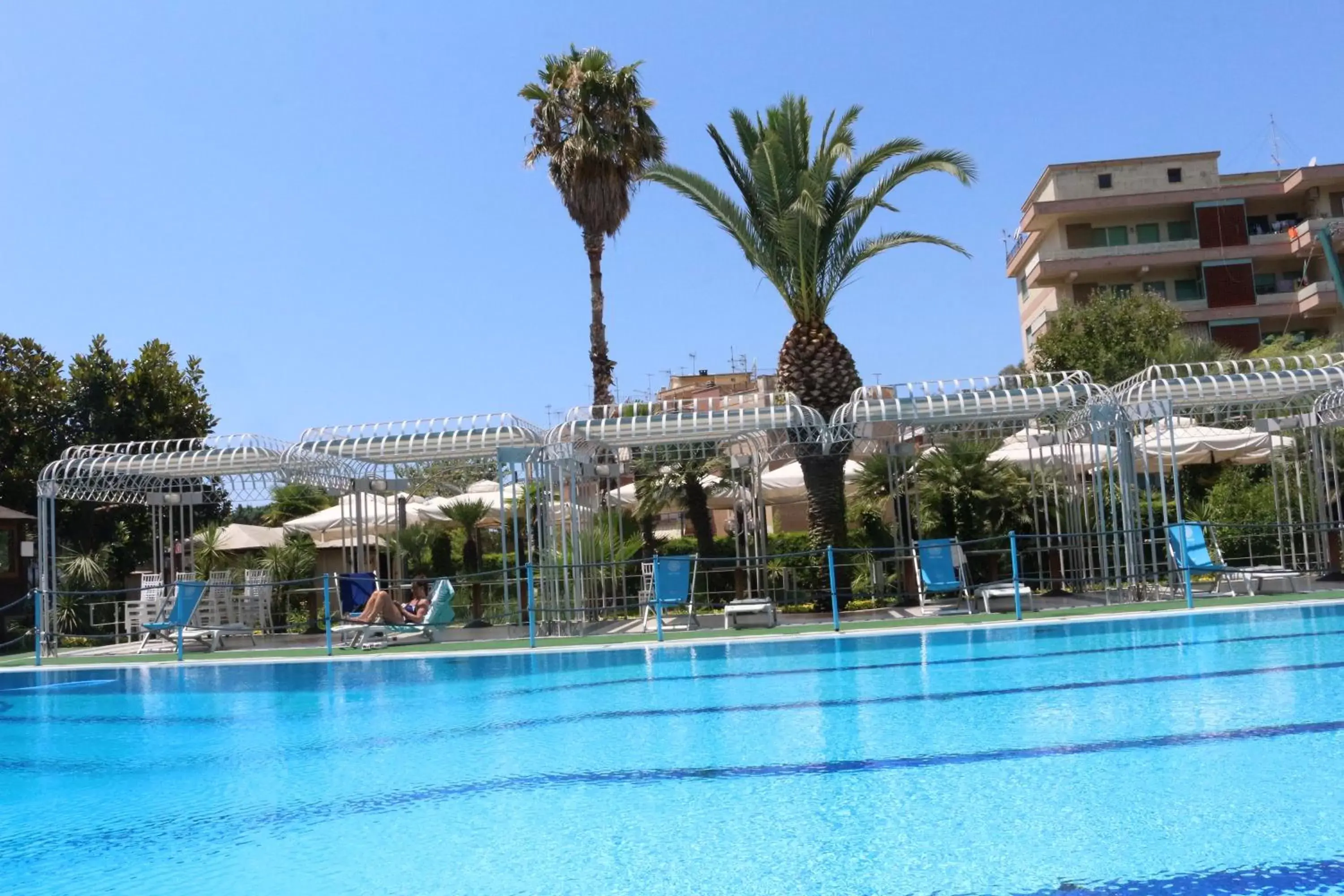 Swimming Pool in Hotel Mirasole International