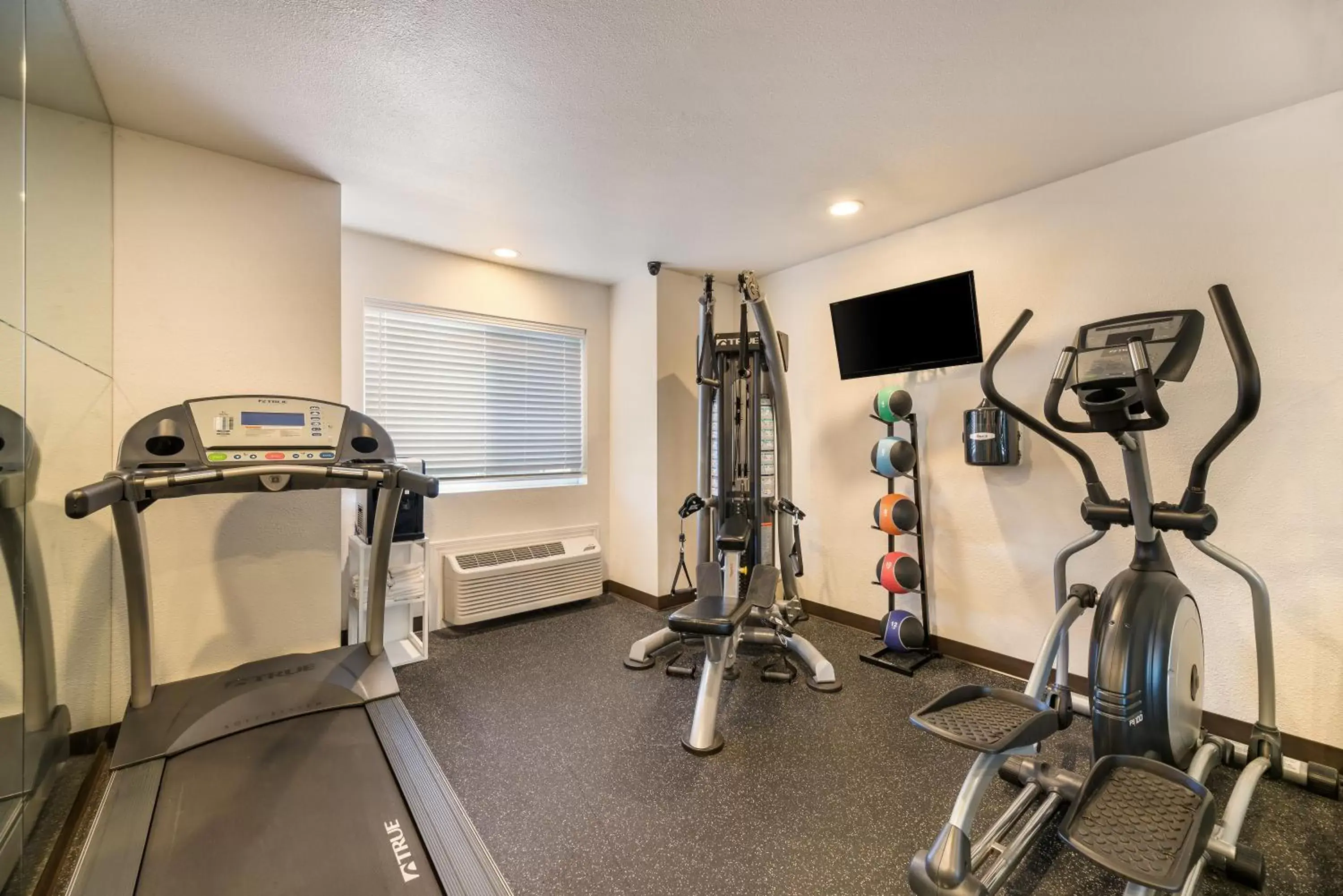 Fitness centre/facilities, Fitness Center/Facilities in Quality Inn & Suites near NAS Fallon