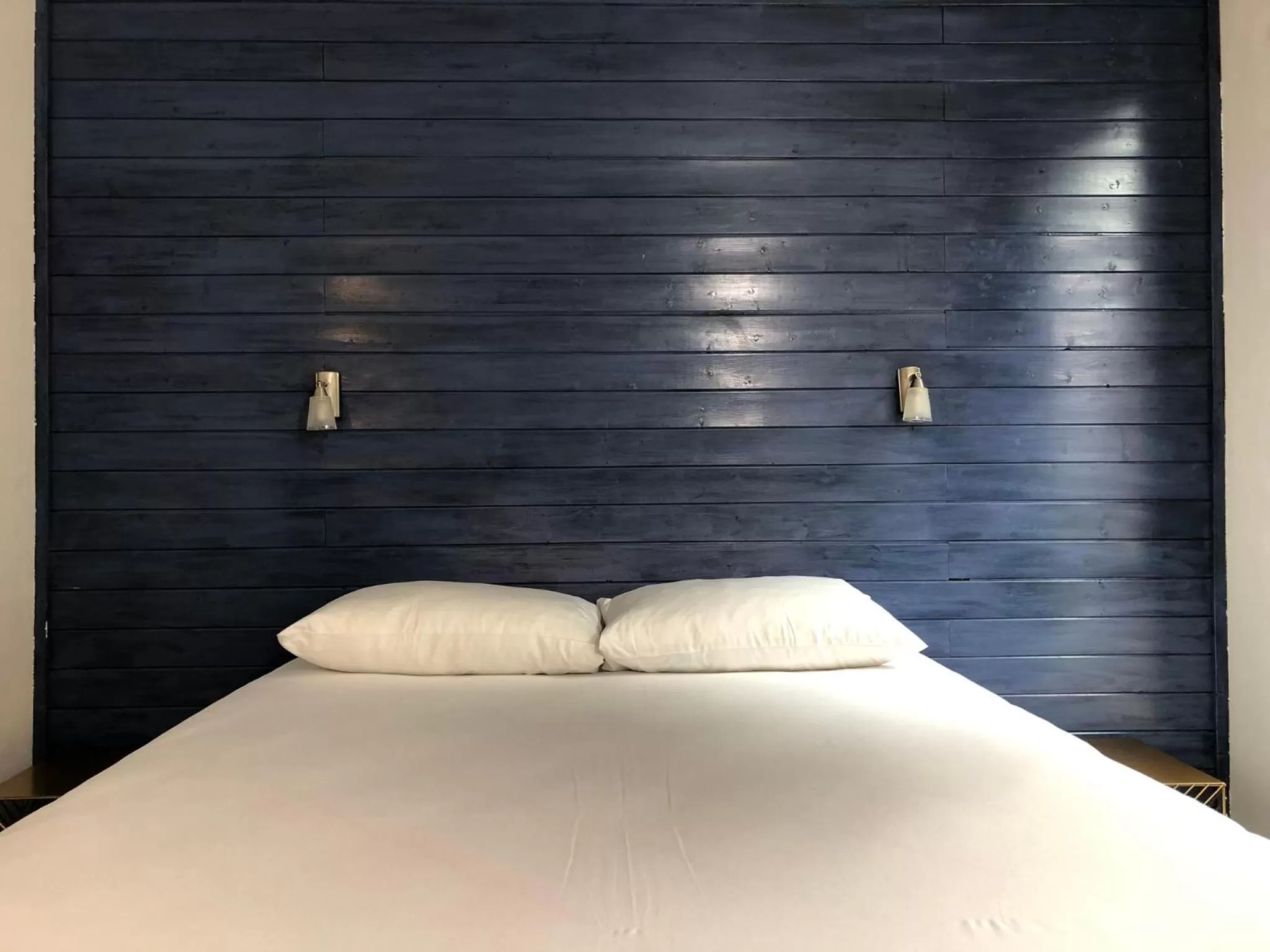 Bedroom, Bed in HALT HOTEL - Choisissez l'Hôtellerie Indépendante