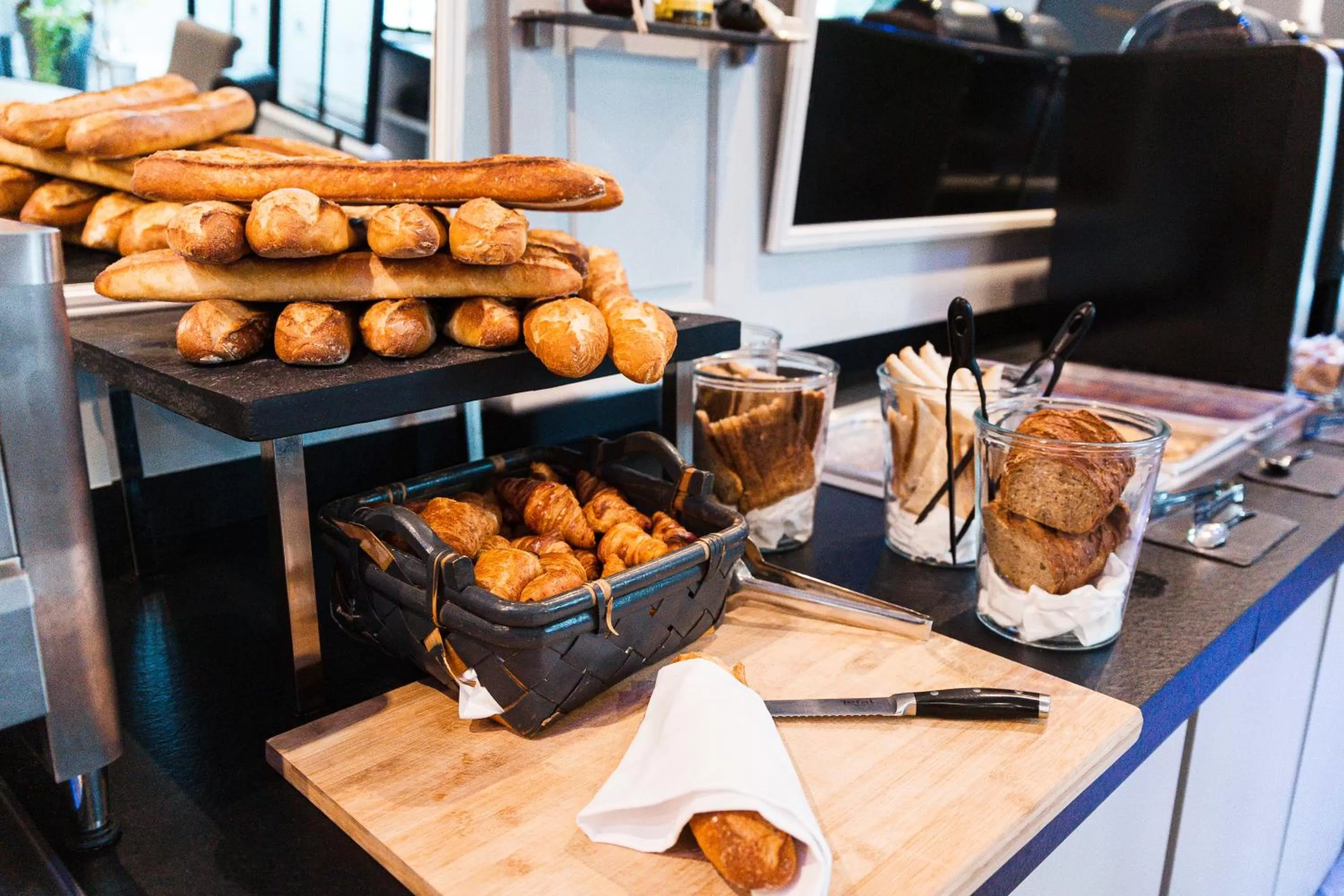 Breakfast in Elégance Suites Hôtel