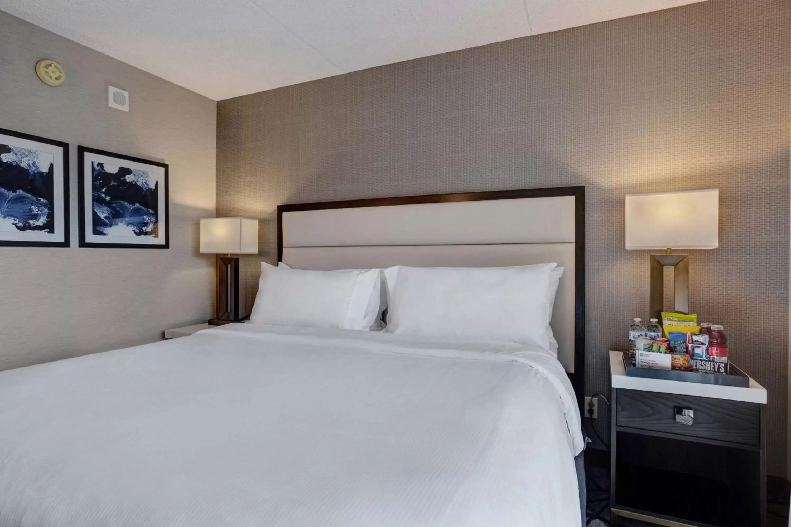 Bed in Embassy Suites by Hilton Seattle Bellevue Bed in Embassy Suites by Hilton Seattle Bellevue