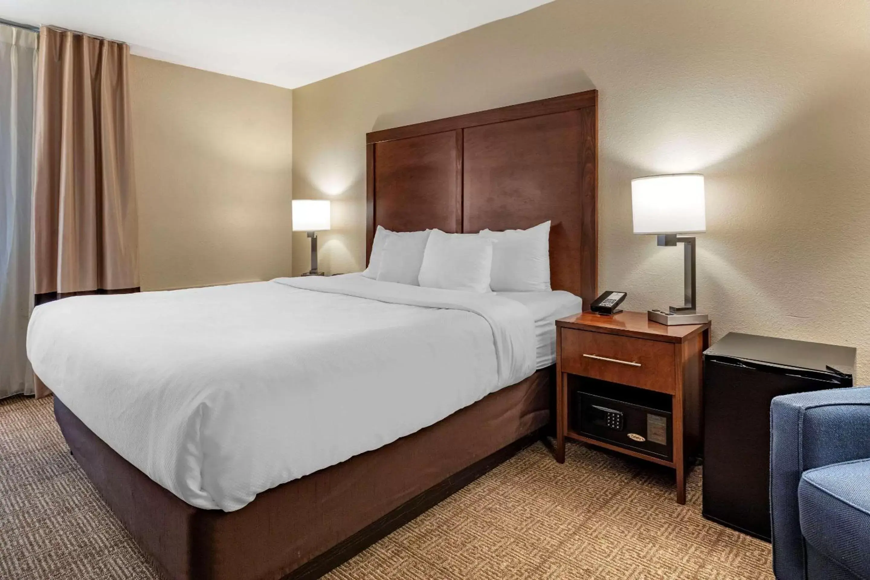 Photo of the whole room, Bed in Comfort Inn & Suites Albuquerque Downtown