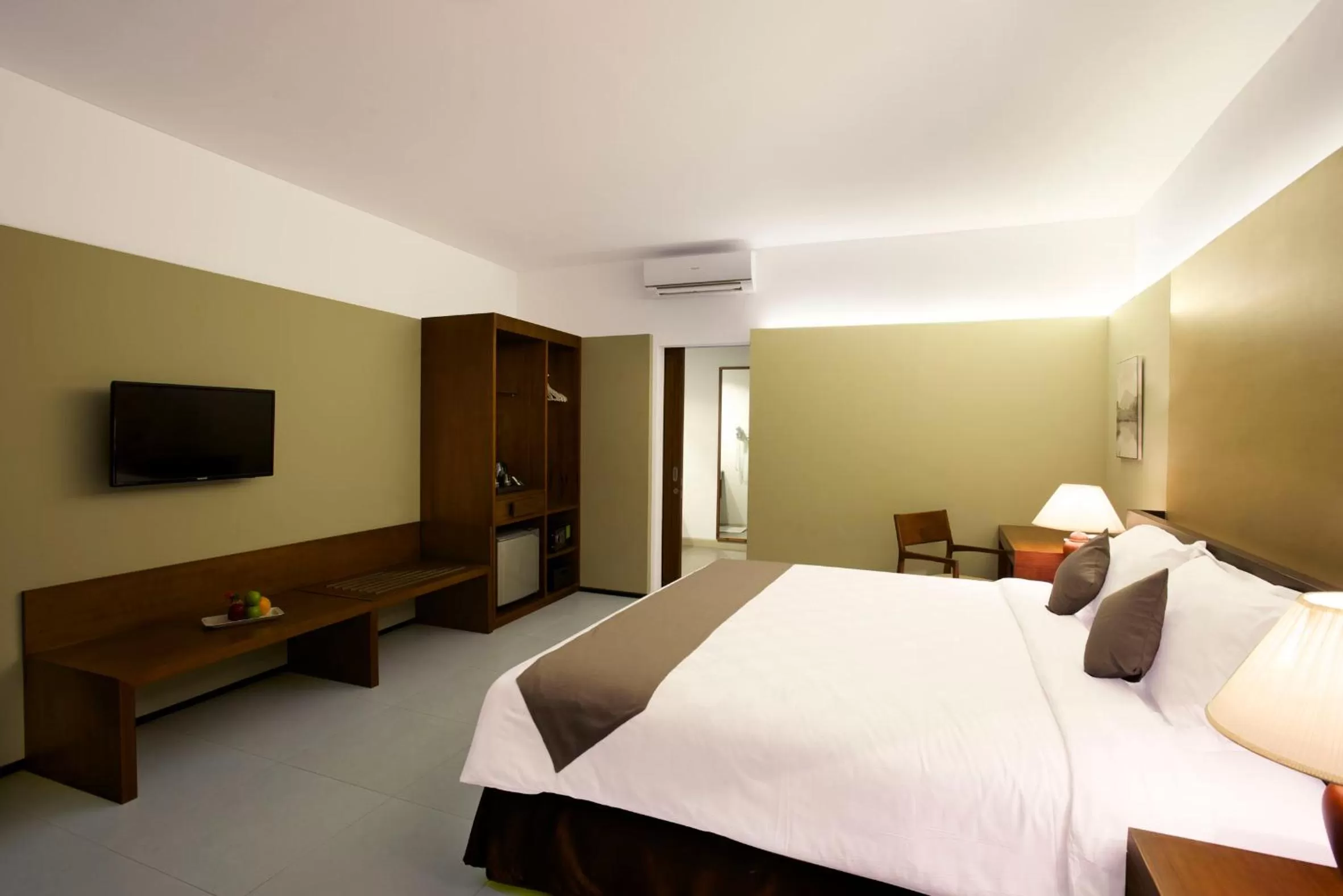 Bedroom, Bed in Hotel Neo+ Green Savana Sentul City