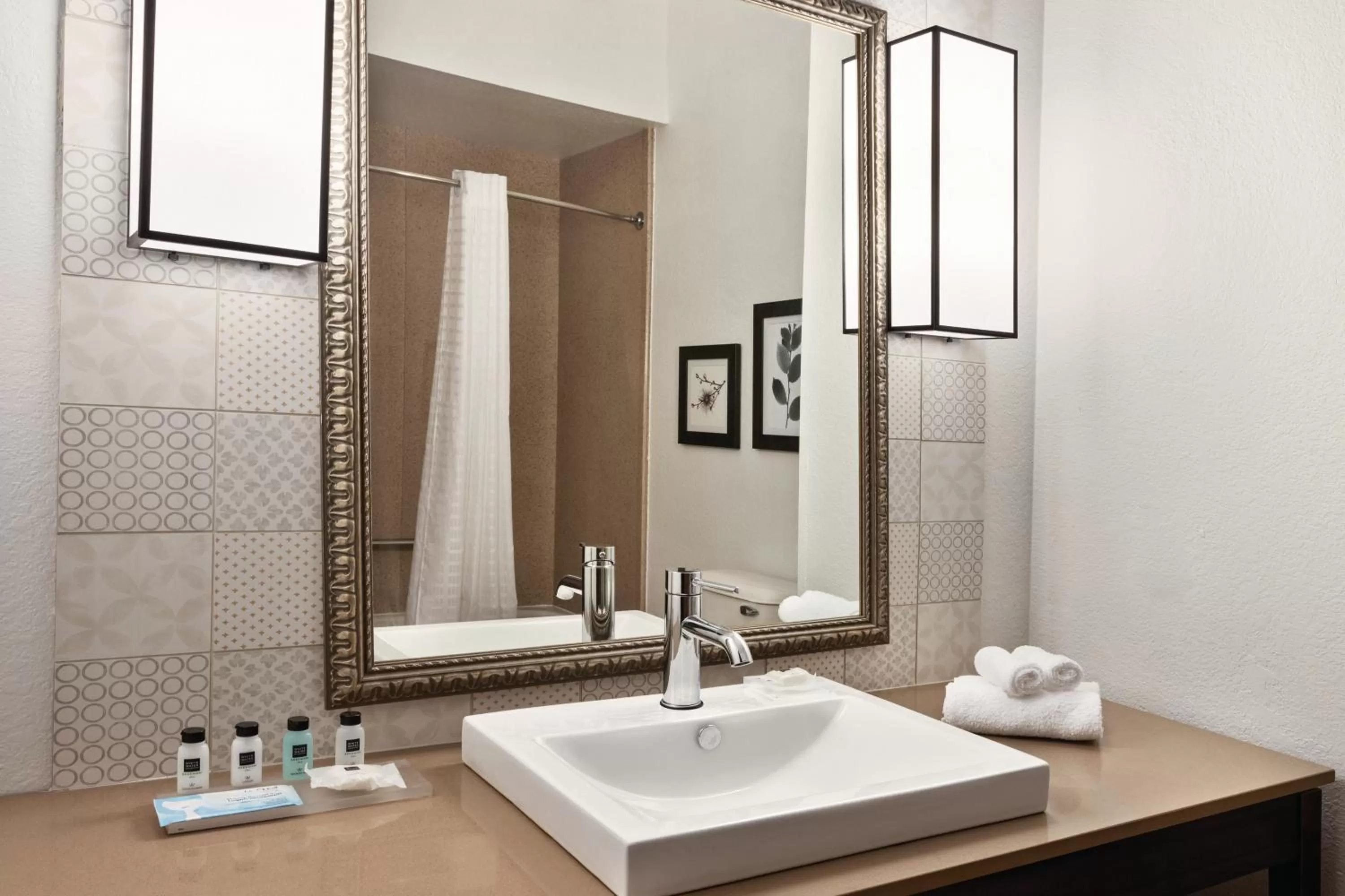 Shower in Country Inn & Suites by Radisson, Byram-Jackson South, MS