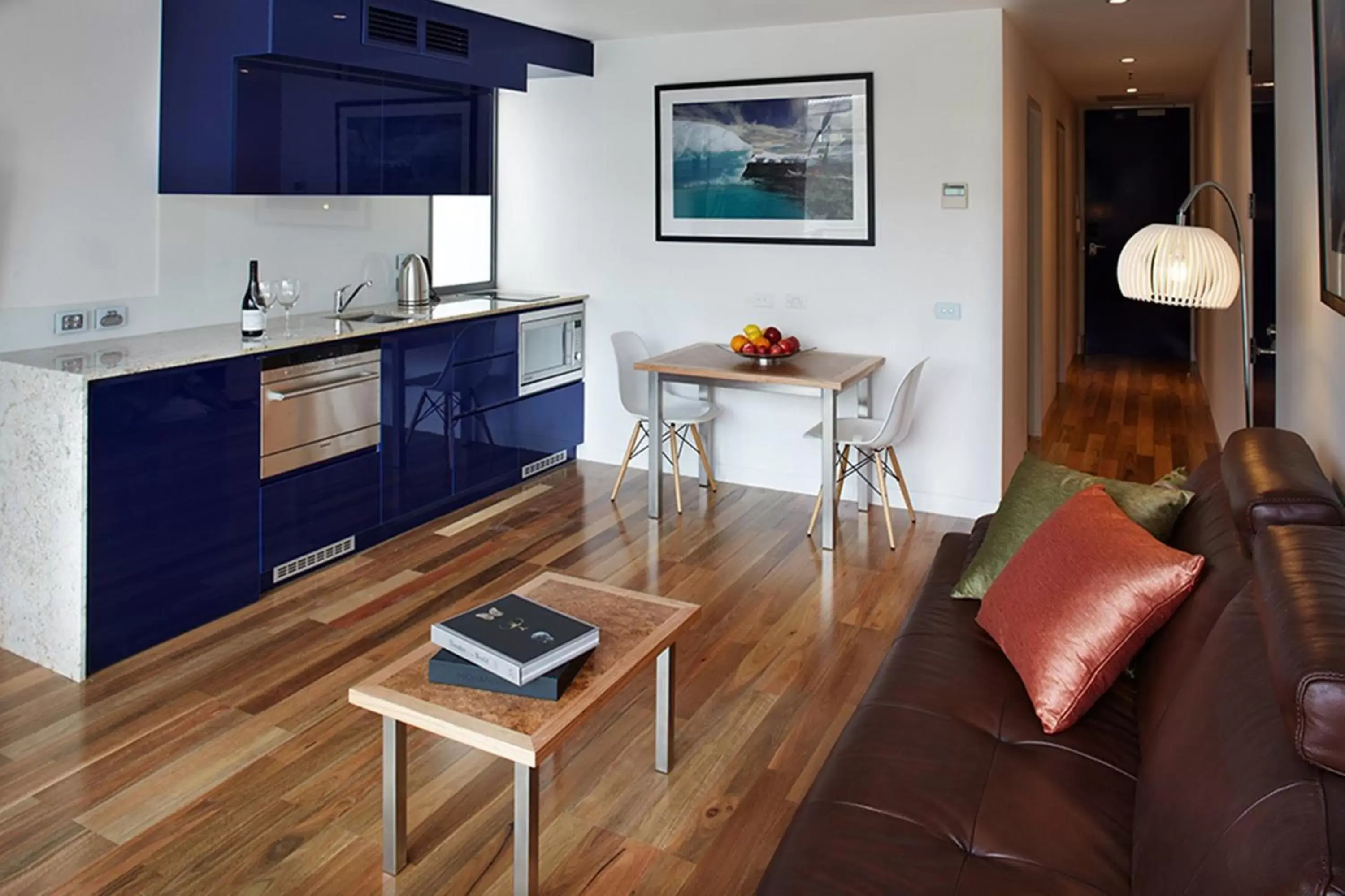 Kitchen or kitchenette, Kitchen/Kitchenette in Salamanca Wharf Hotel