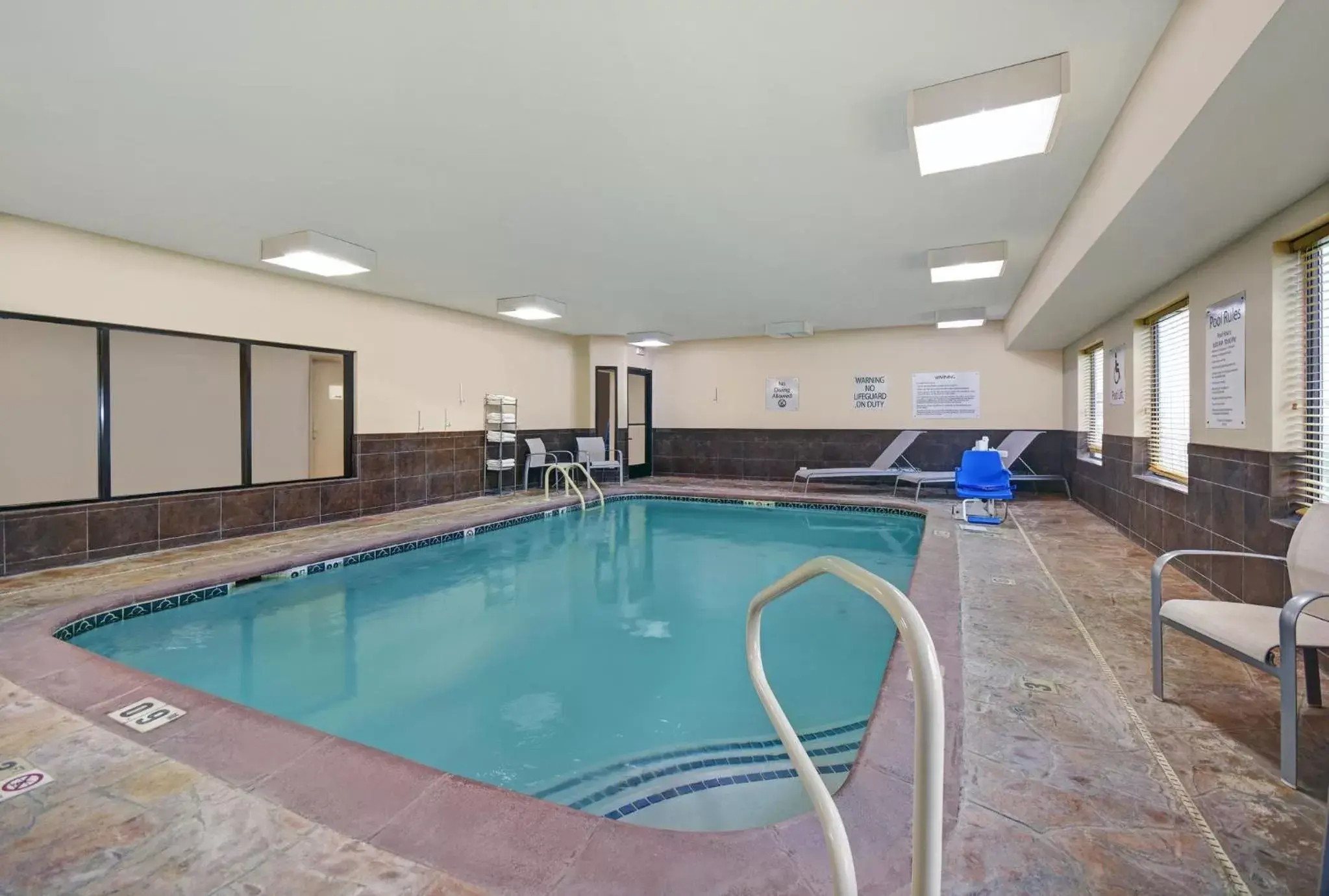 Swimming Pool in Holiday Inn Express Adrian, an IHG Hotel
