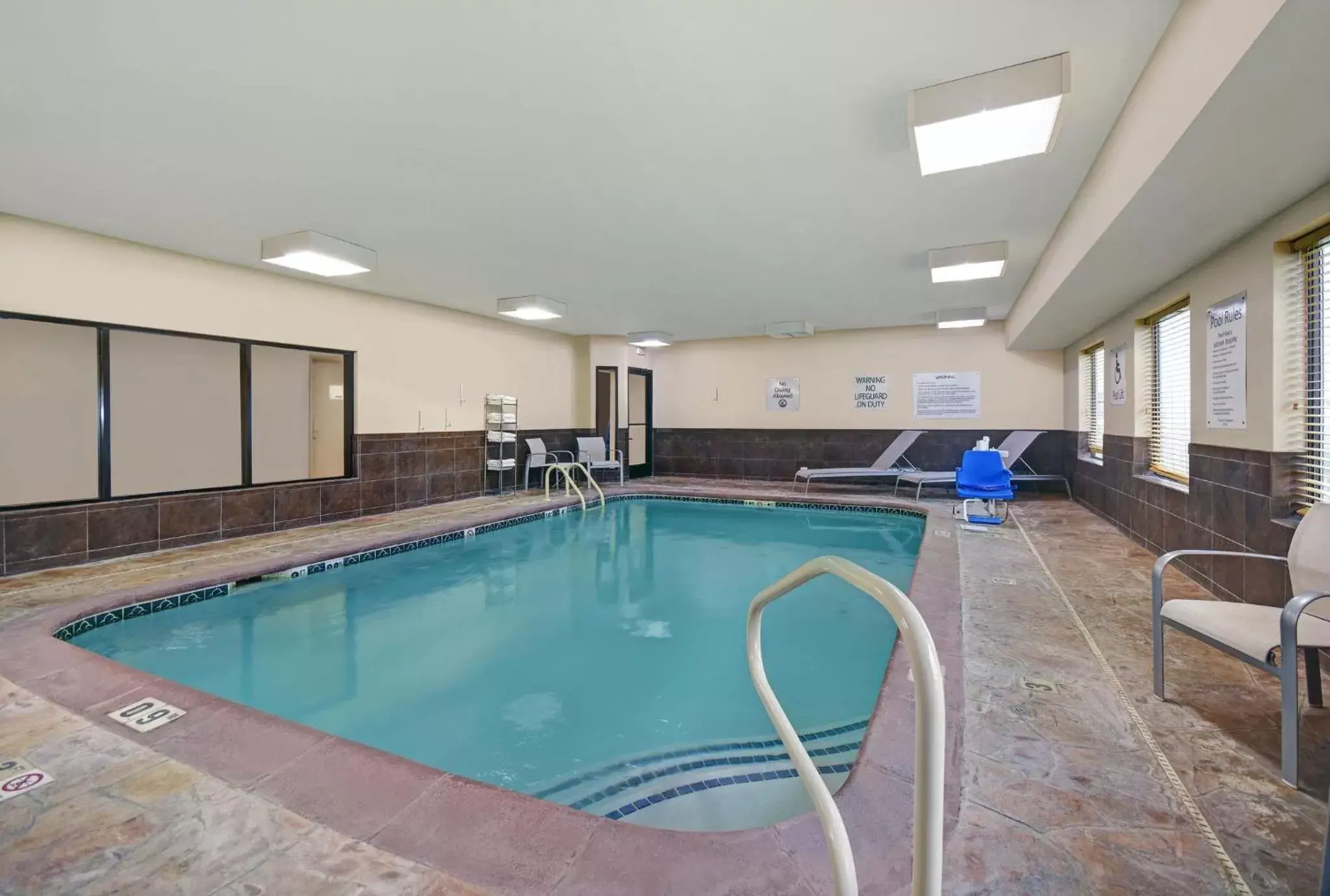 Swimming pool in Holiday Inn Express Adrian by IHG Swimming pool in Holiday Inn Express Adrian by IHG