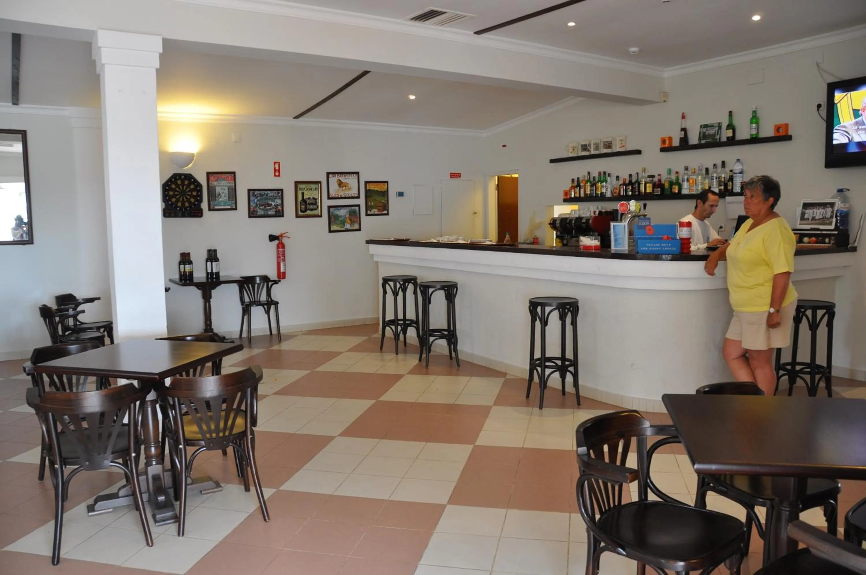 Lounge or bar in Pedras Da Rainha