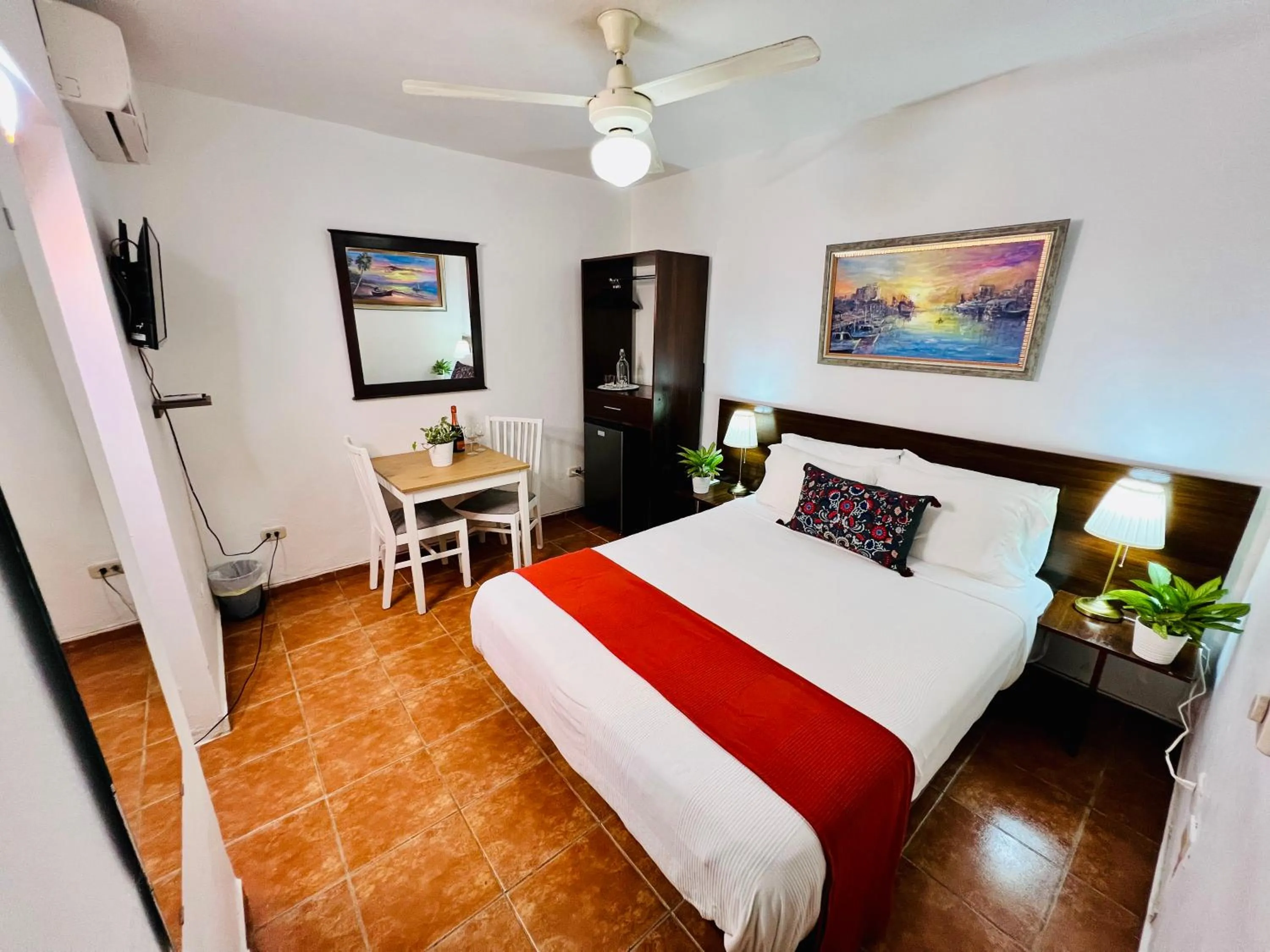 Bed in Suite Colonial by Cristi