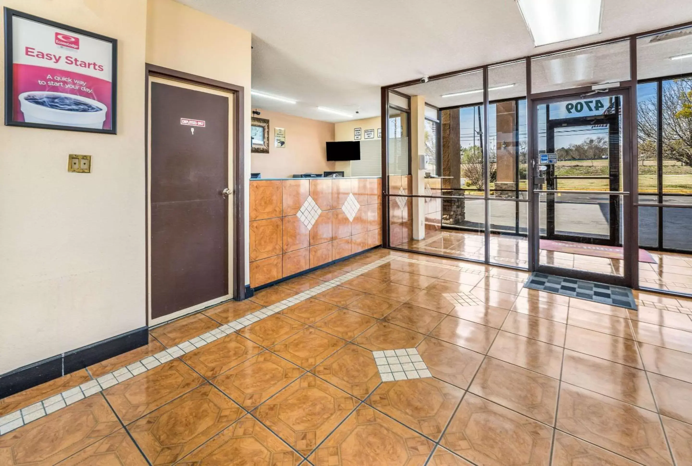 Lobby or reception in Econo Lodge Inn & Suites Macon