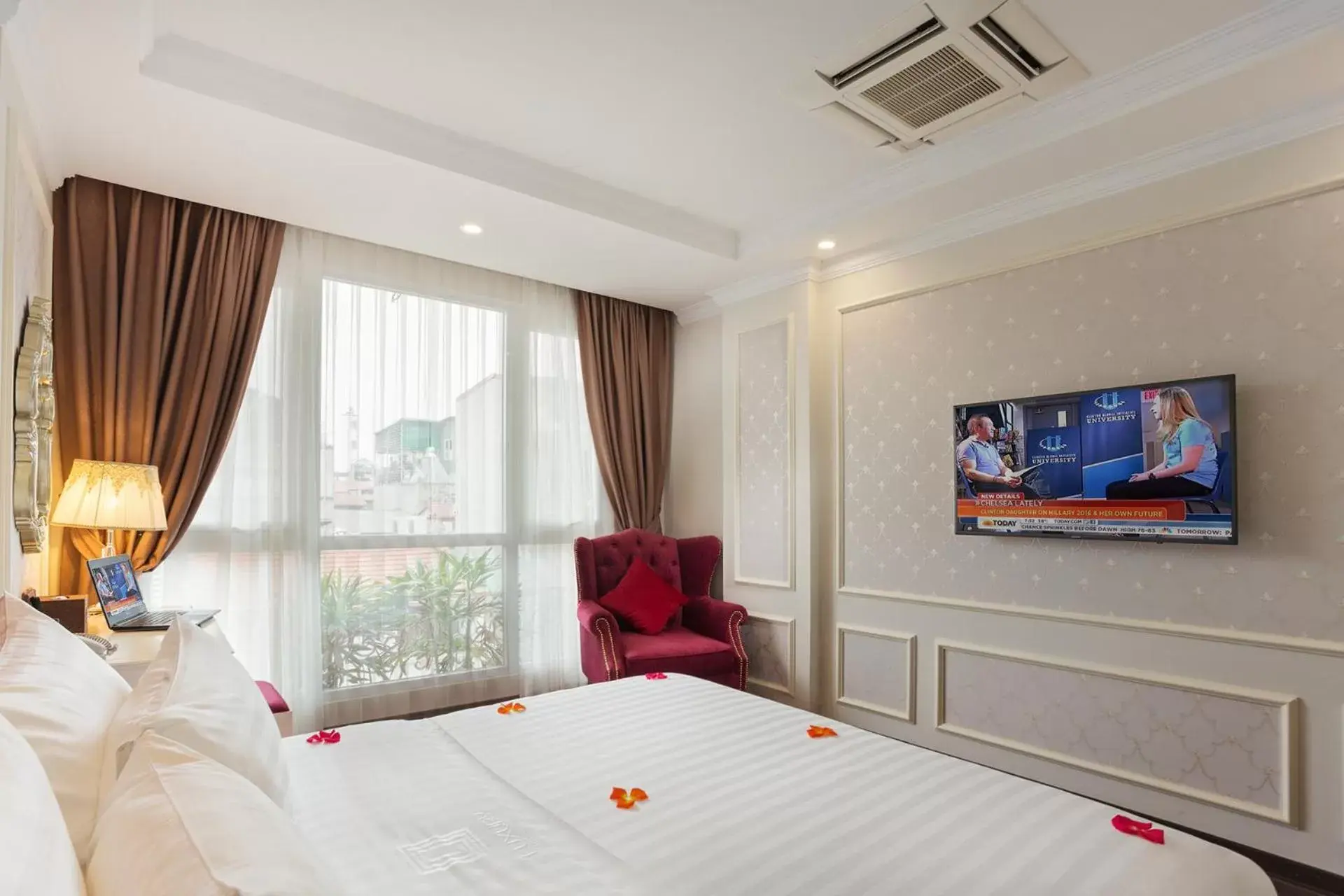 Bed, TV/Entertainment Center in Luxury Old Quarter Hotel & Gym