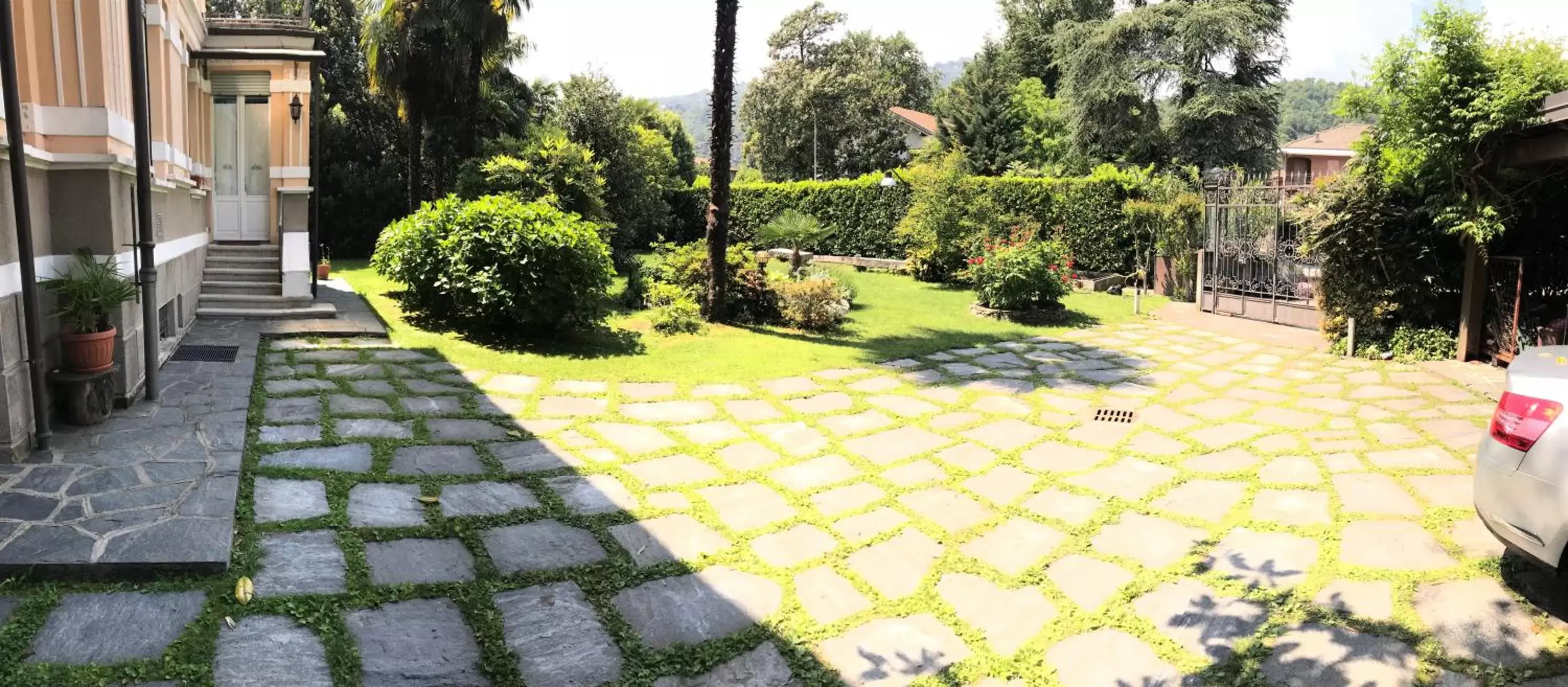 Garden in Rainbow Relais