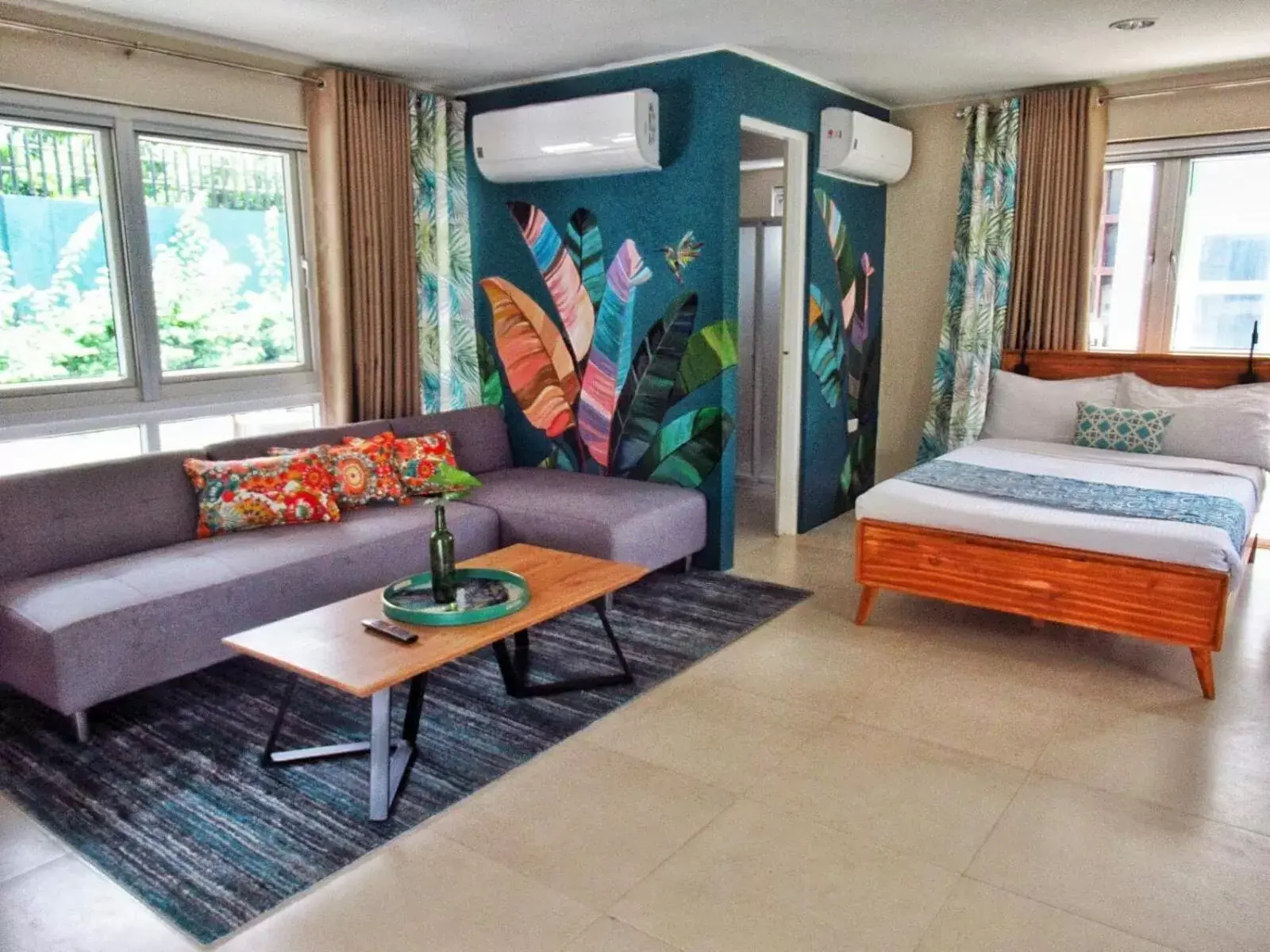 Living room in Hotel Kimberly Tagaytay