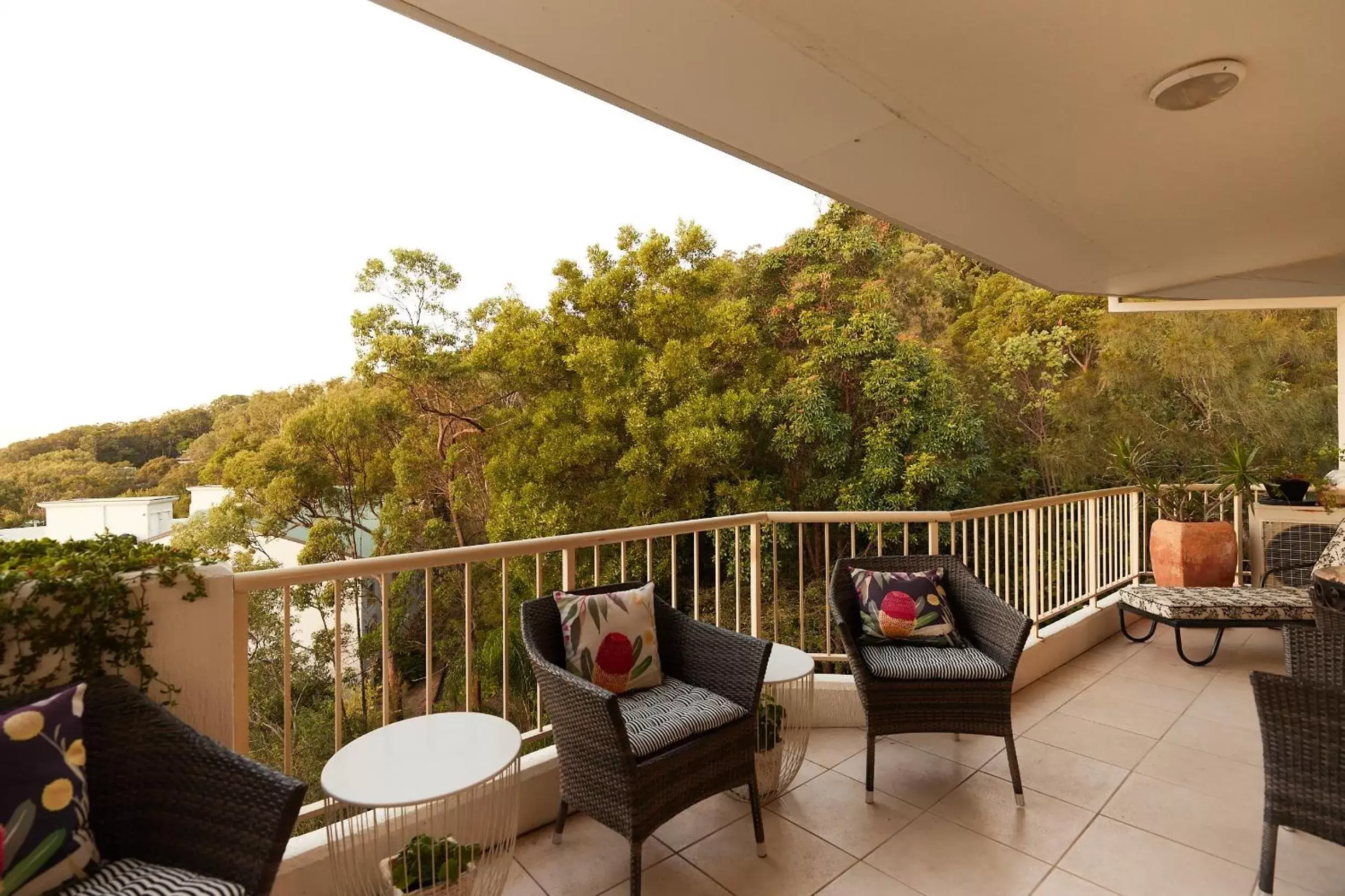 Balcony/Terrace in The Hill Apartments Currumbin Beach