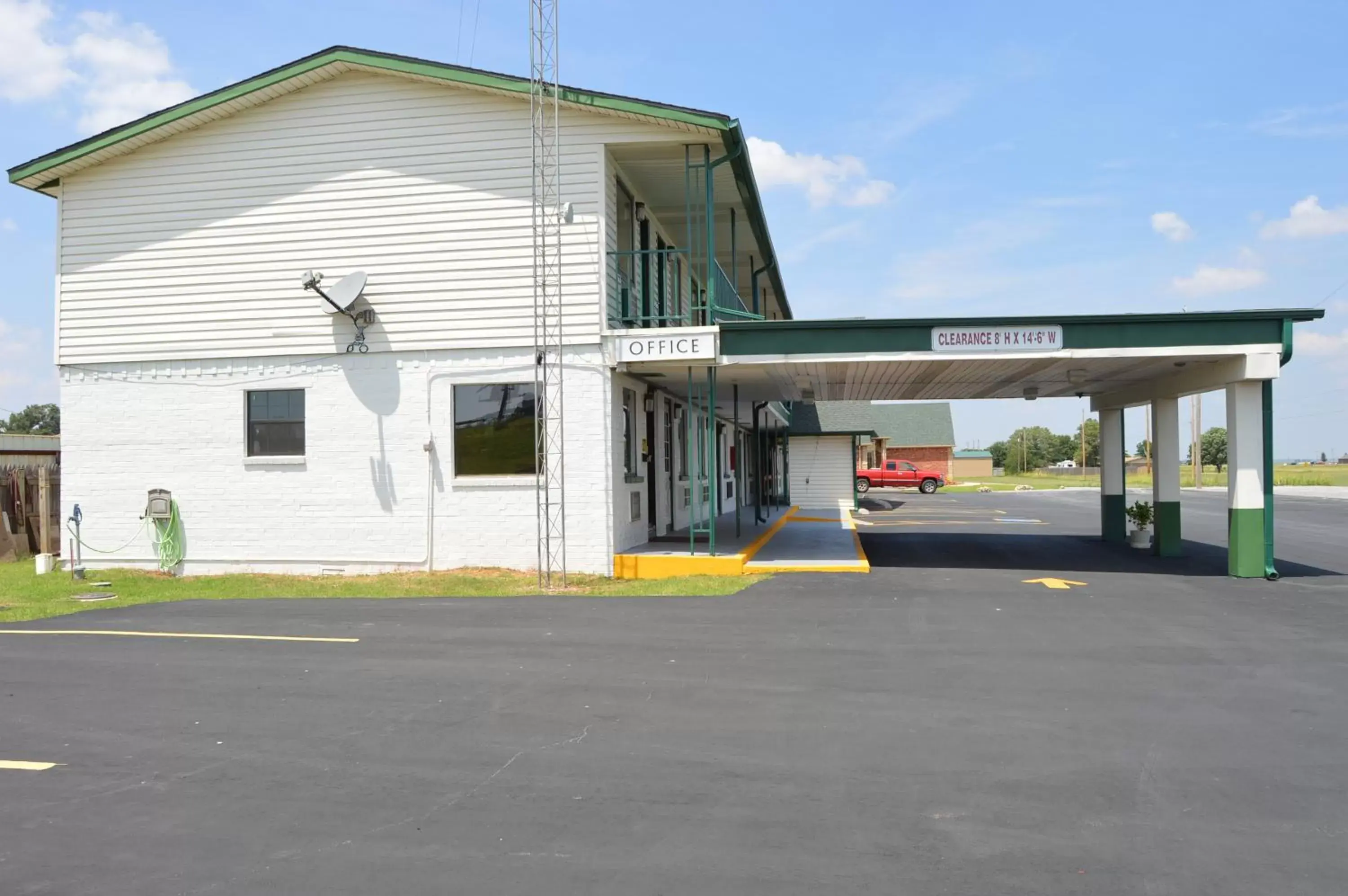 Property building, Facade/Entrance in Travel Inn Weatherford