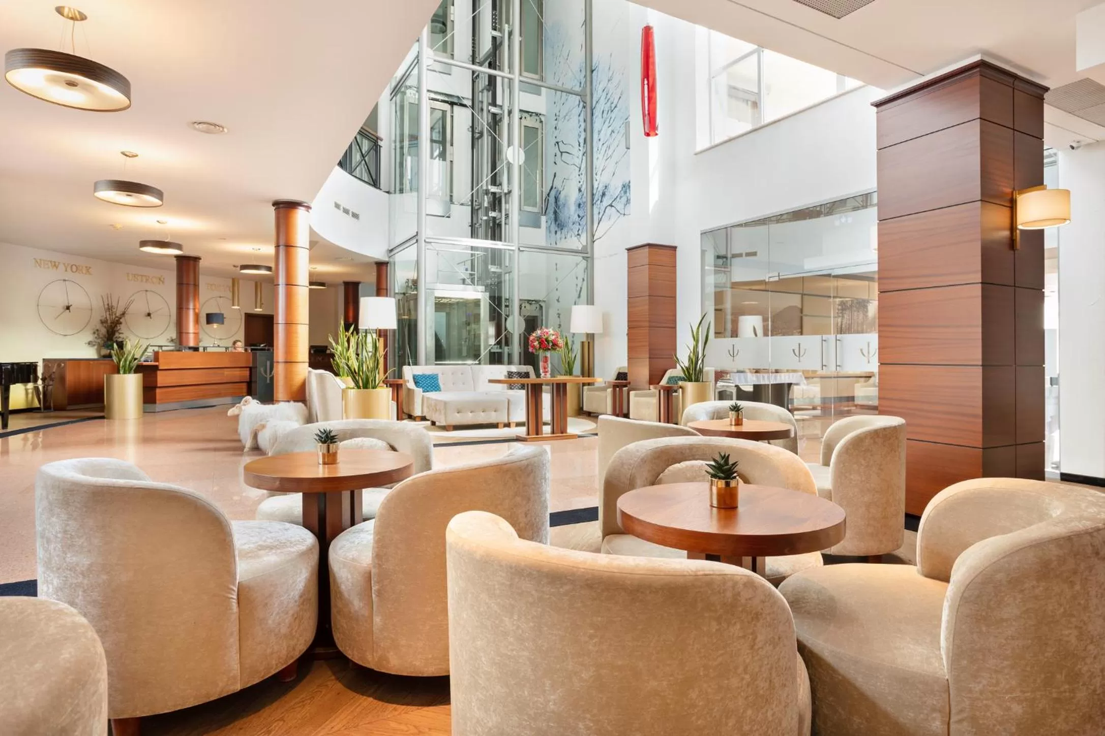 Lounge or bar in Hotel Olympic Spa & Wellness