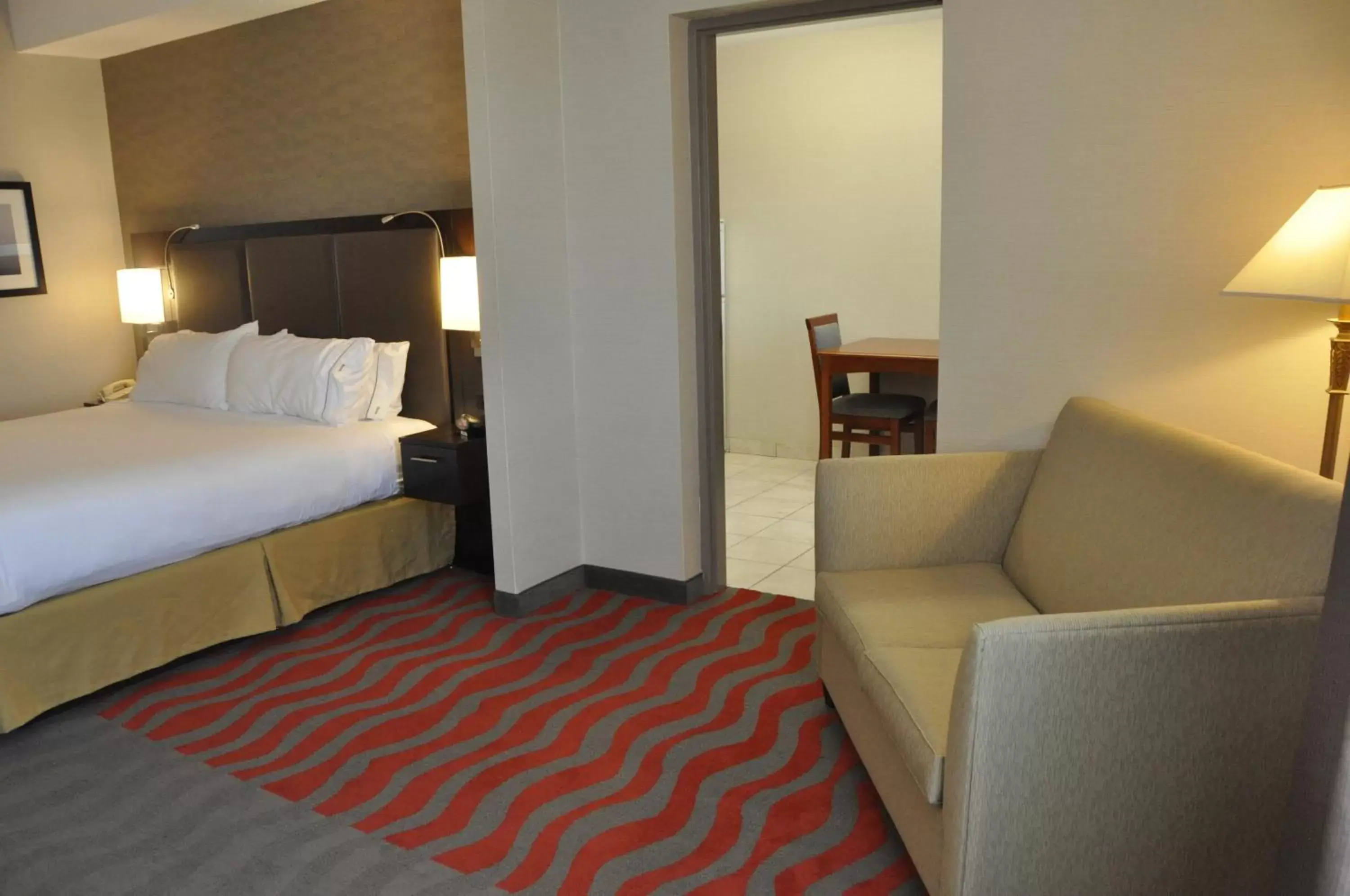 Photo of the whole room, Bed in Holiday Inn Express Hotel & Suites Barrie, an IHG Hotel