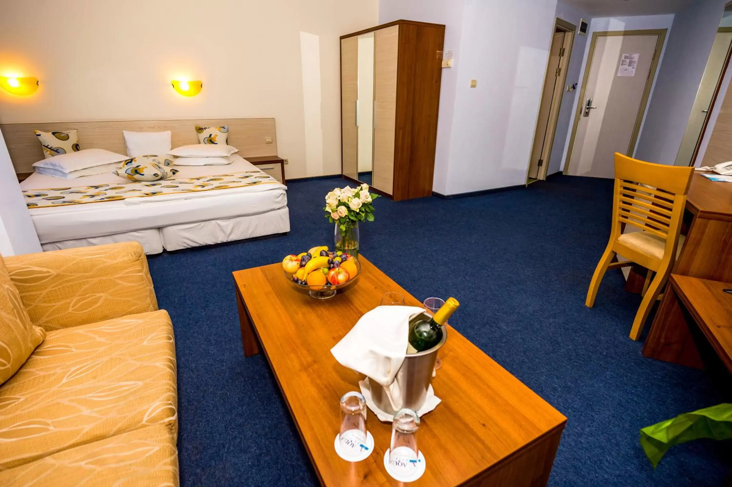 Suite - single occupancy in Aqua Hotel