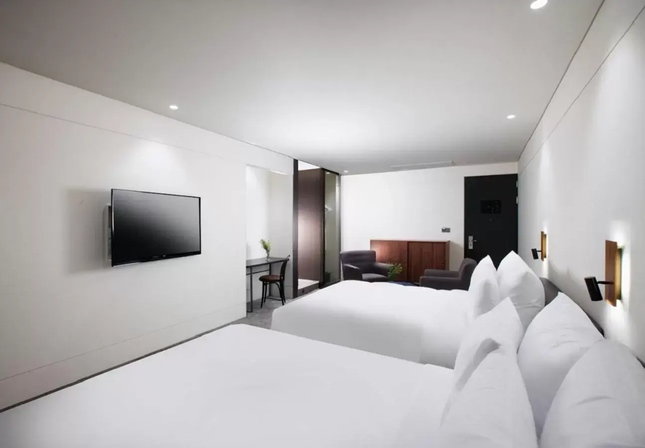 Photo of the whole room, Bed in Park Marine Hotel Photo of the whole room, Bed in Park Marine Hotel