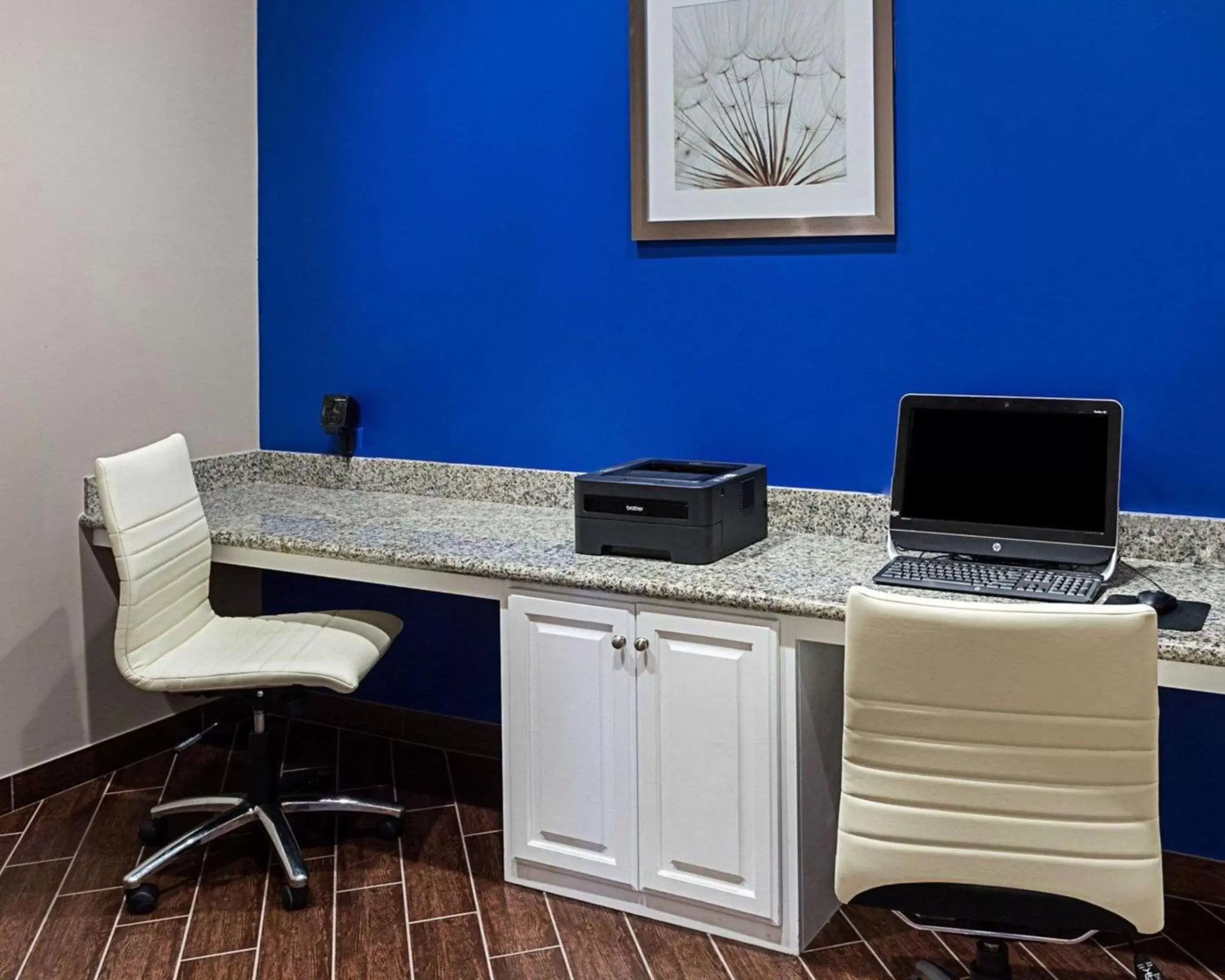 Business facilities, Business Area/Conference Room in Comfort Suites near Tanger Outlet Mall