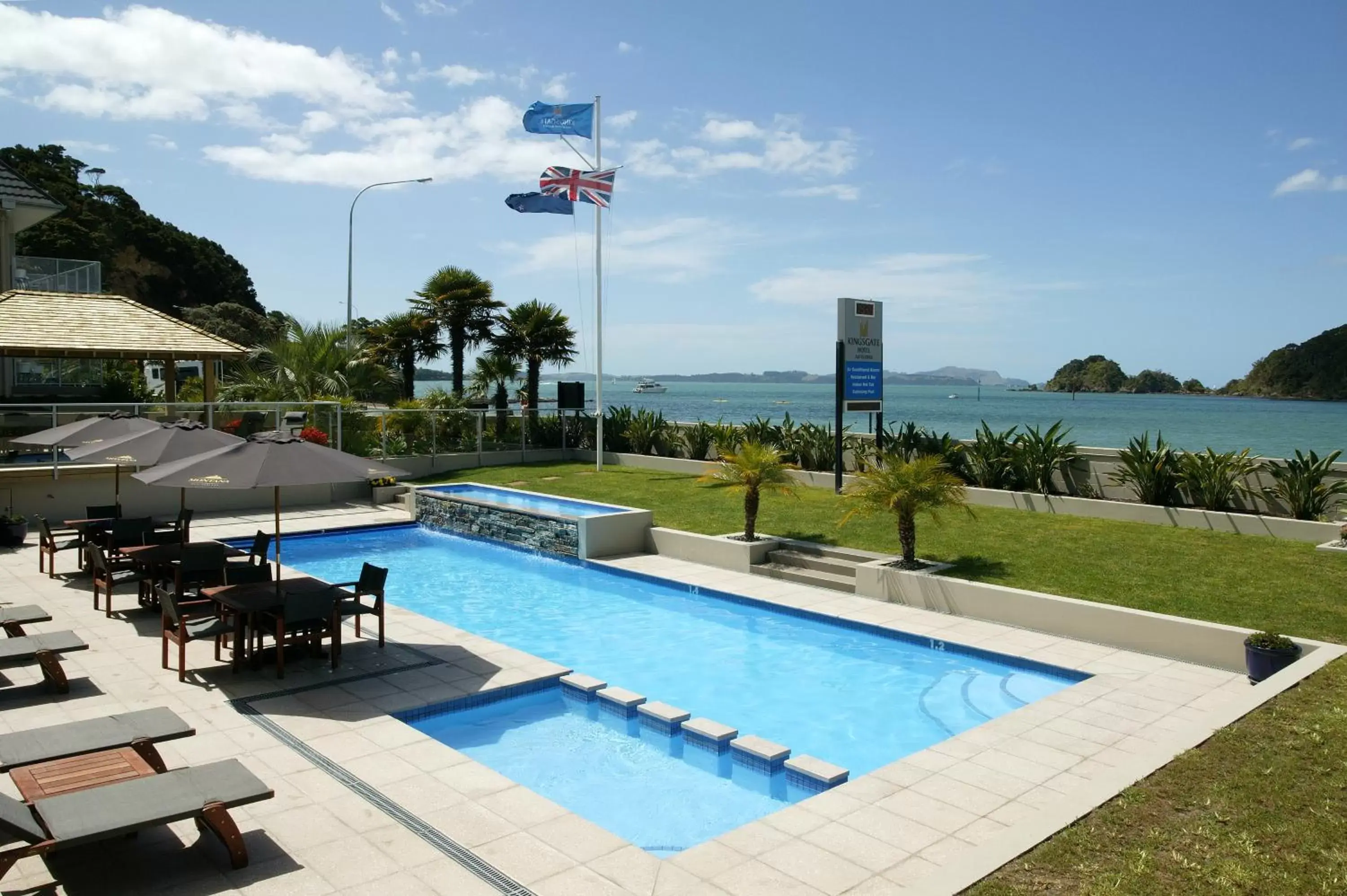 Balcony/Terrace, Swimming Pool in Kingsgate Hotel Autolodge Paihia