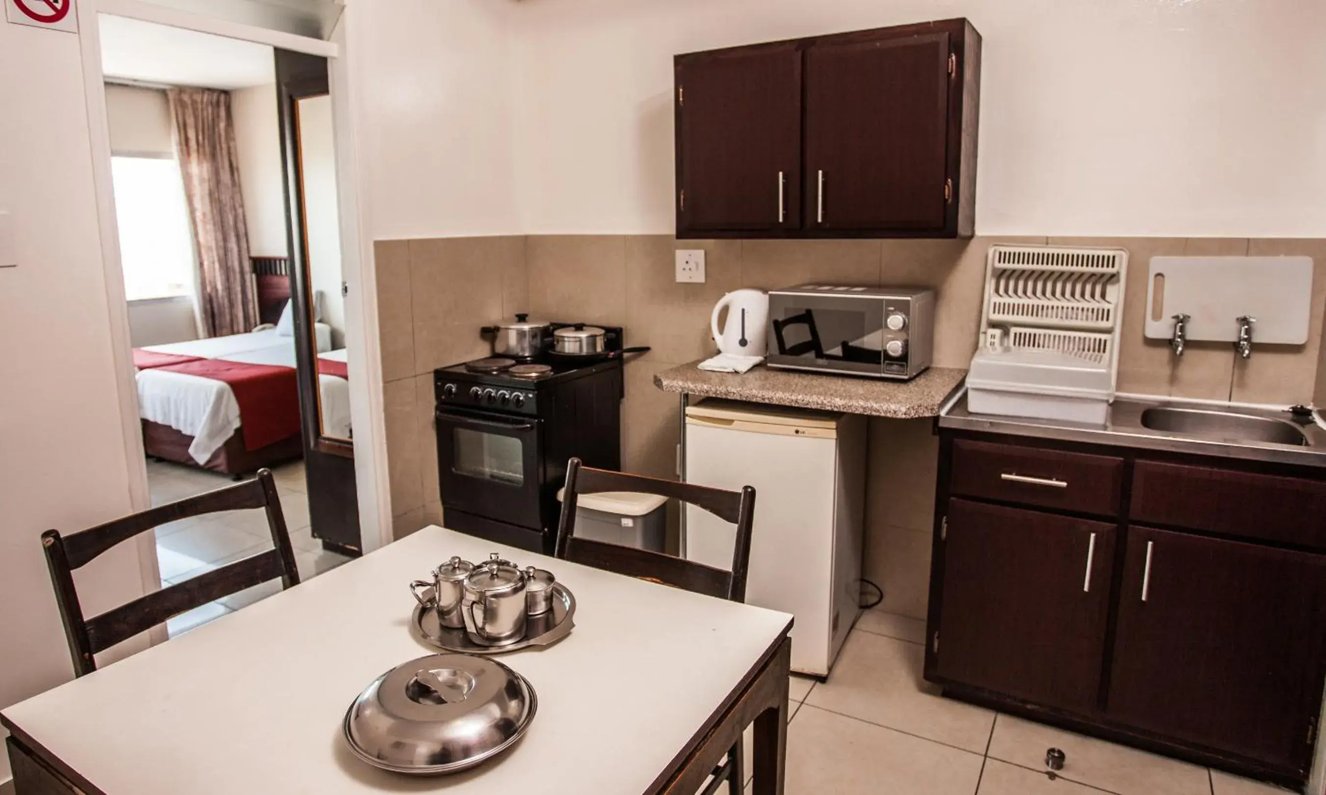 Coffee/tea facilities, Kitchen/Kitchenette in Coastlands Durban Self Catering Holiday Apartments
