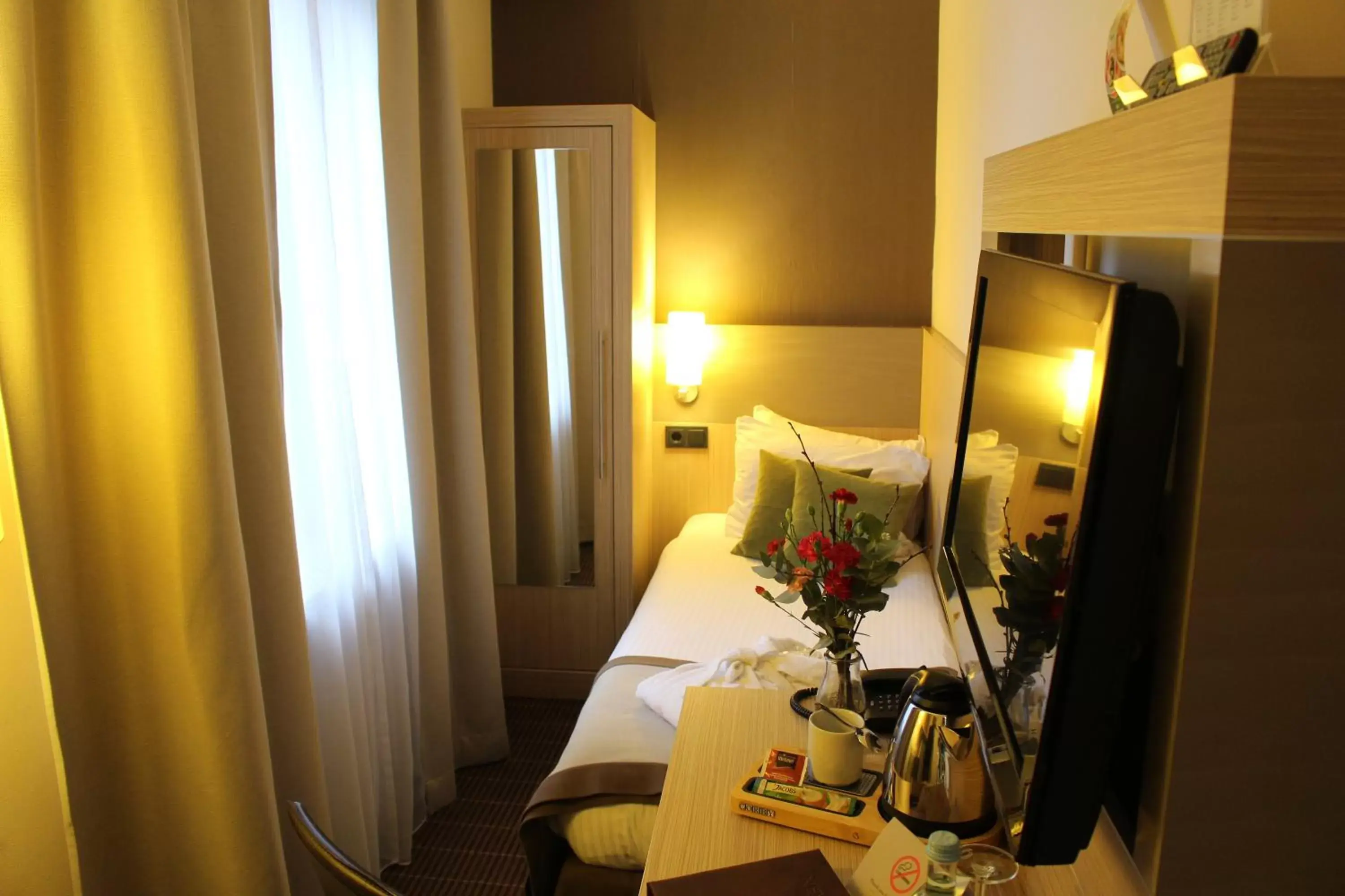 Bedroom in Hotel New Orly
