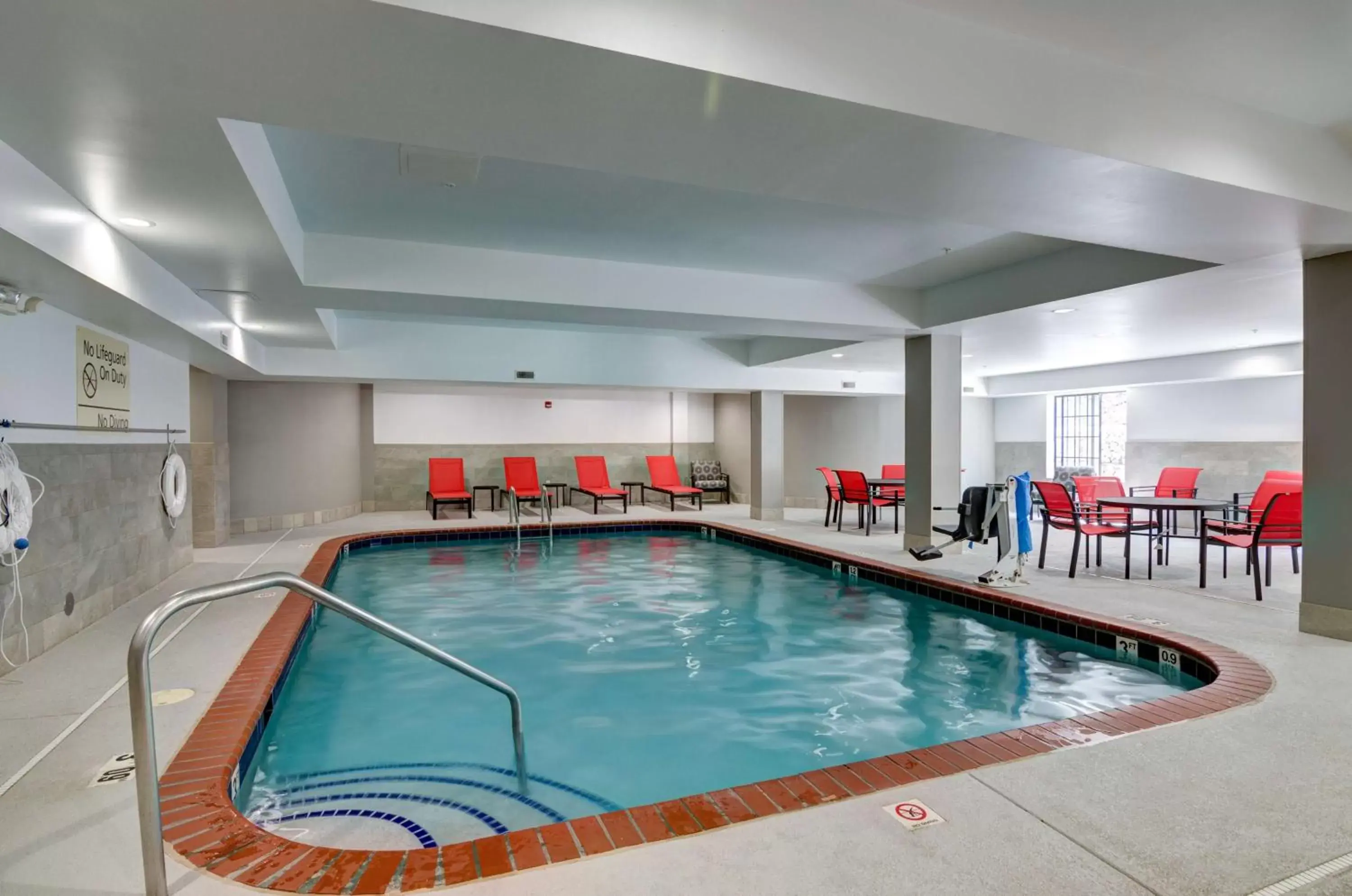 Pool view in Hampton Inn Salem Pool view in Hampton Inn Salem