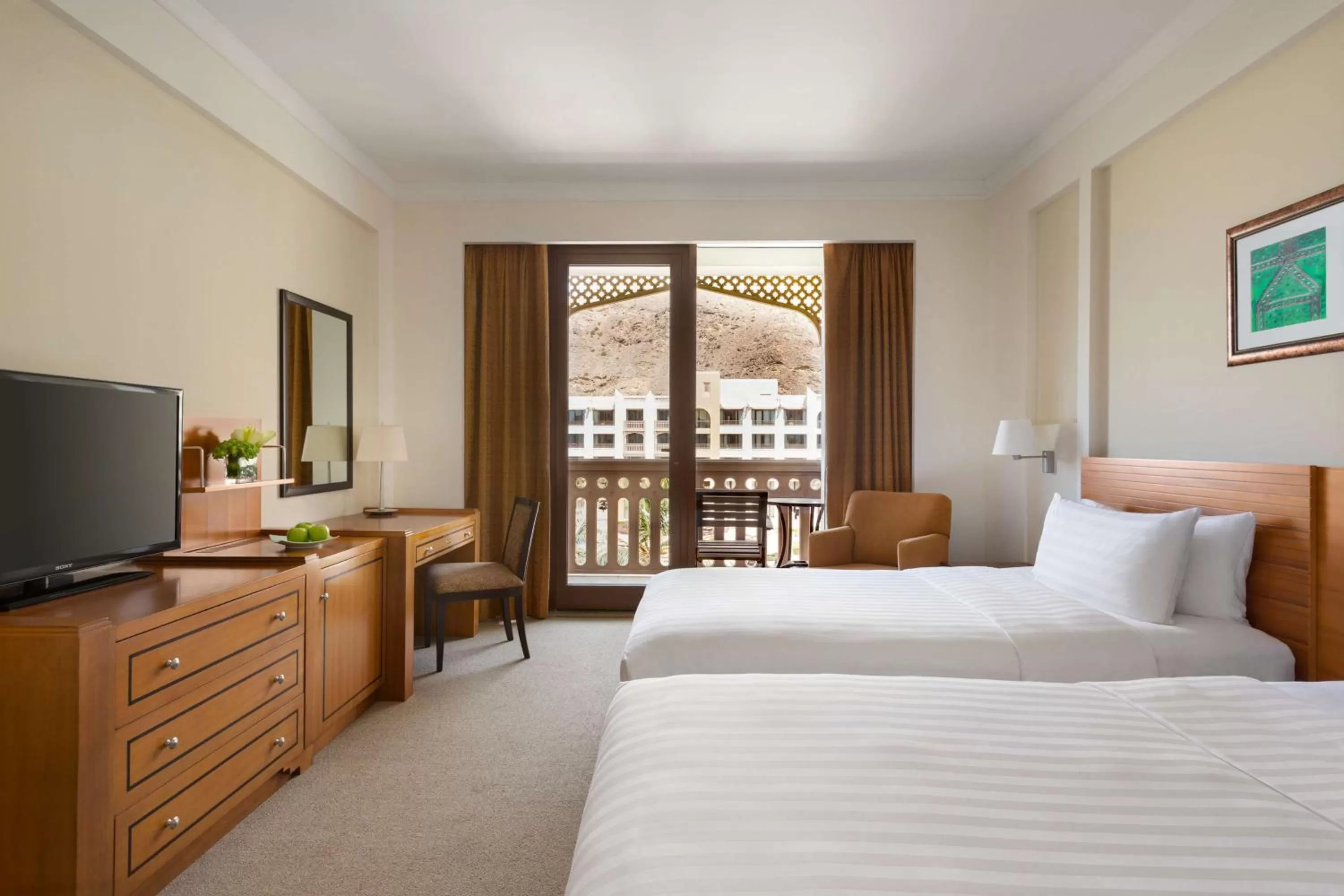 Photo of the whole room, Bed in Shangri-La Barr Al Jissah, Muscat