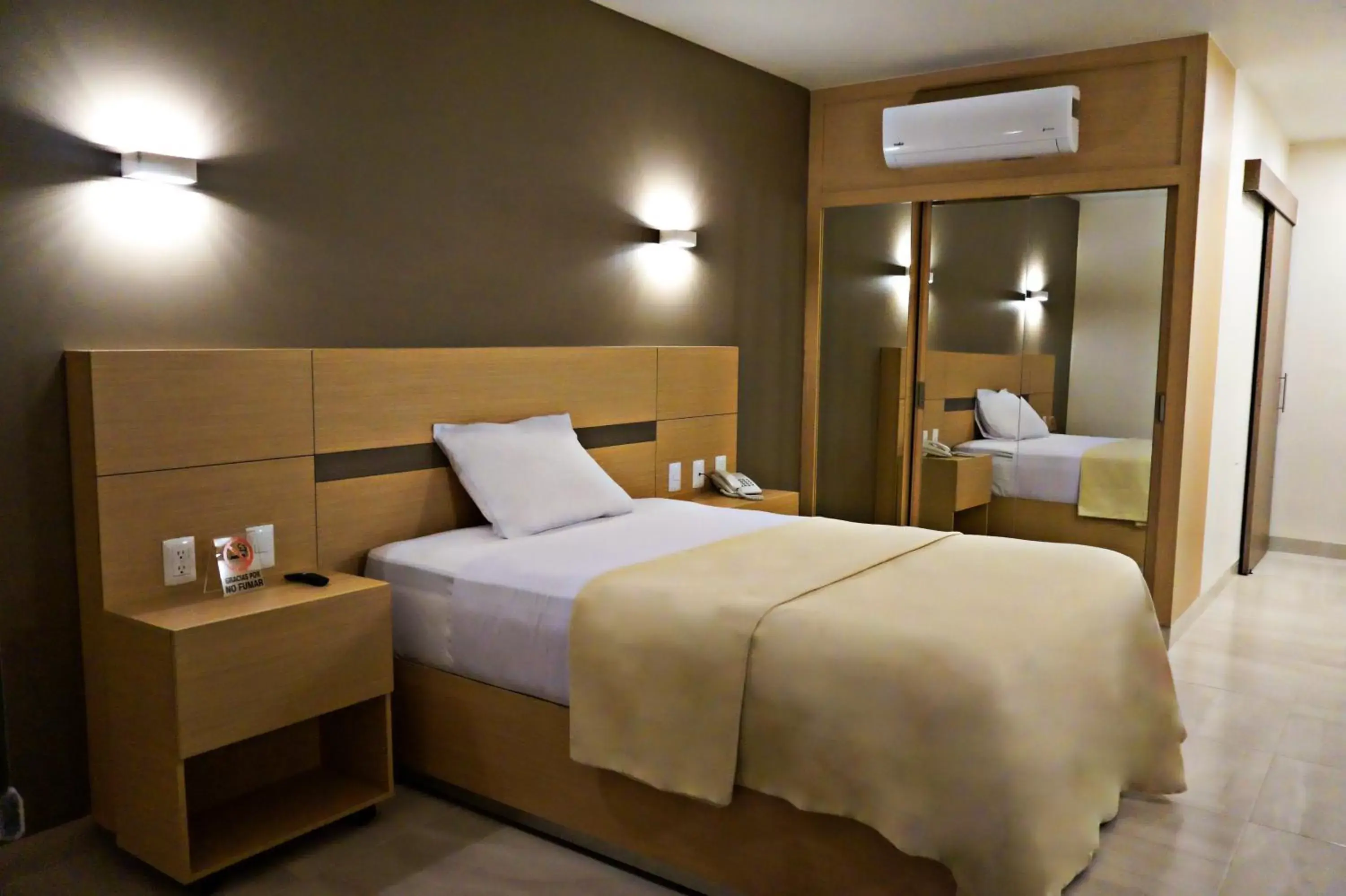 Photo of the whole room, Bed in Hotel Valle Express