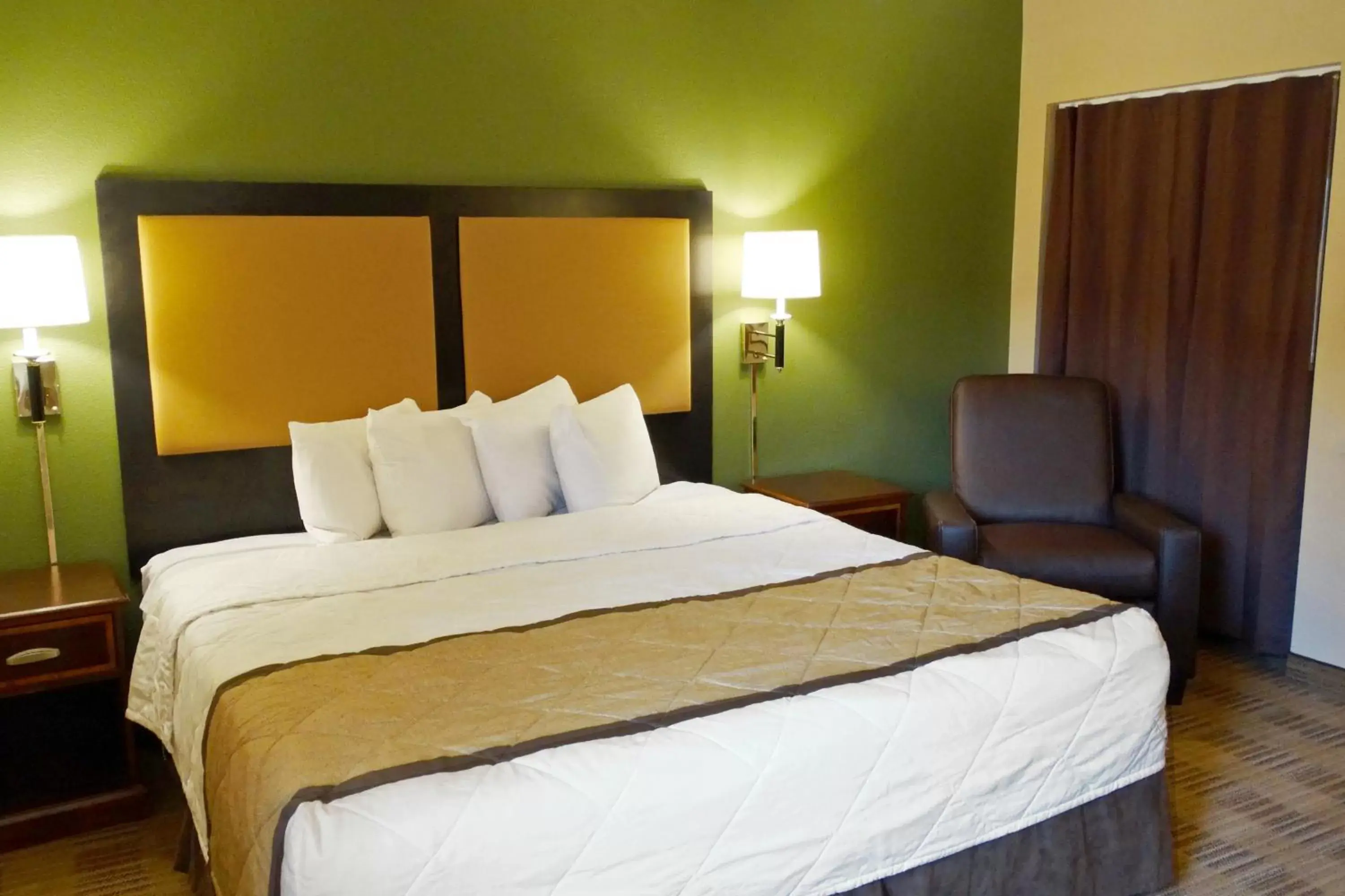 Bed in Extended Stay America Suites - Dallas - Richardson