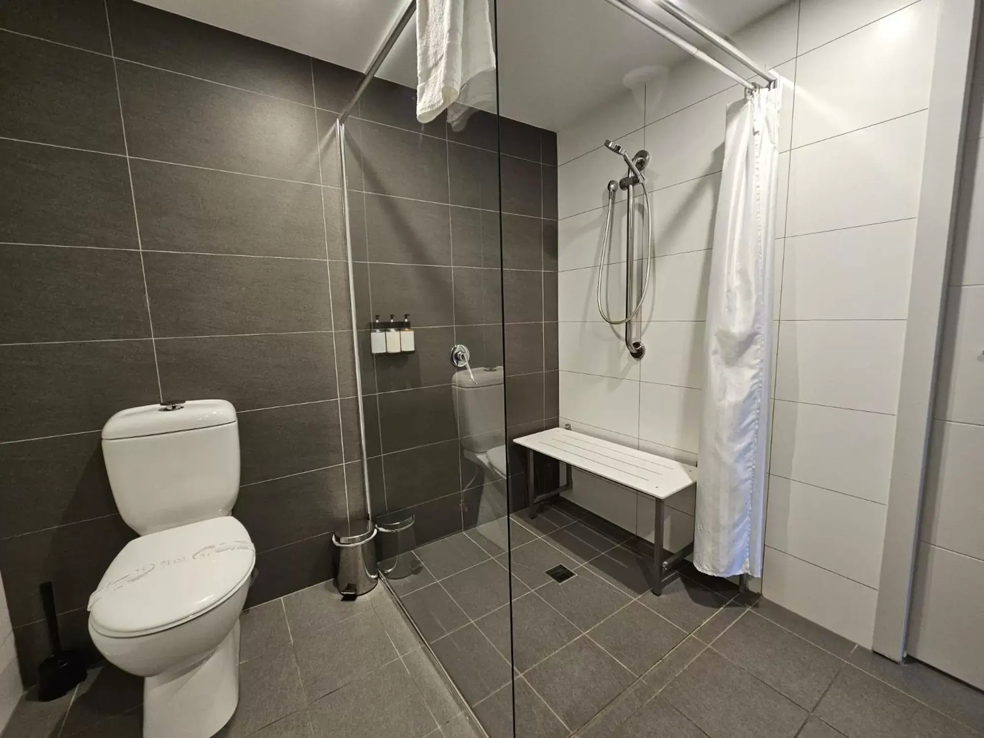 Facility for disabled guests, Bathroom in Studio 8 Residences - Adults Only