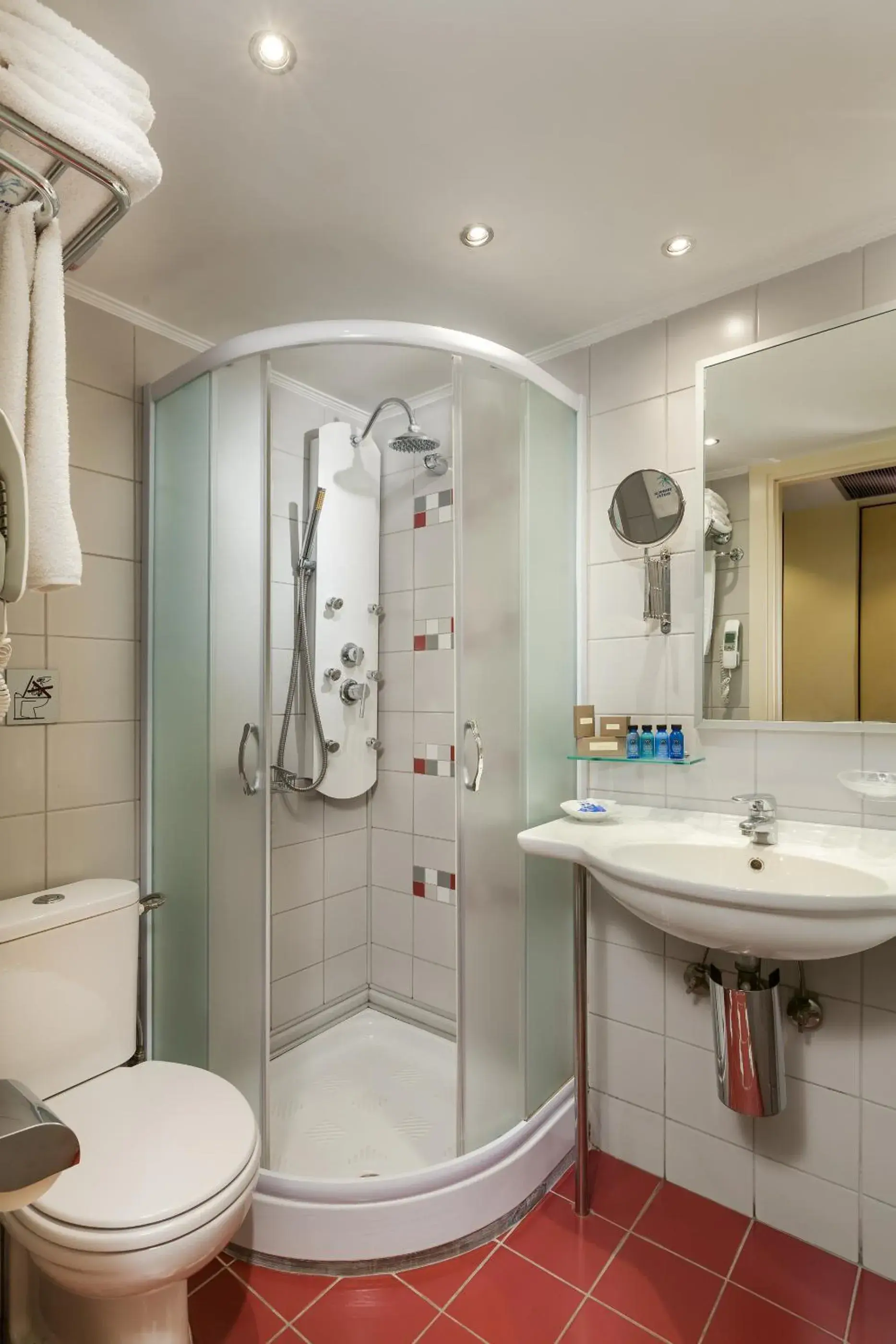 Shower, Bathroom in Tropical Hotel