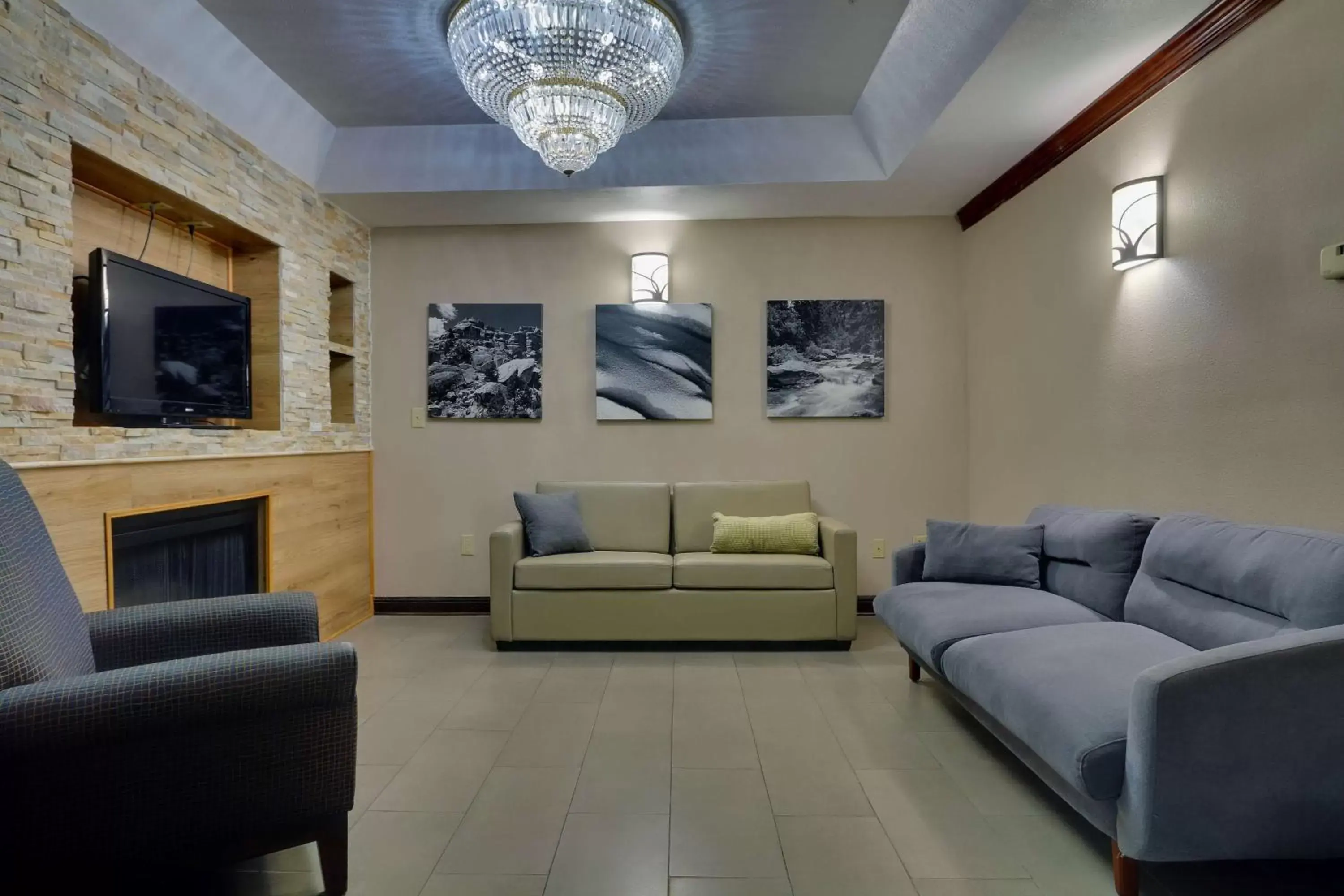 Lobby or reception, Seating Area in Country Inn & Suites by Radisson, Savannah Gateway, GA
