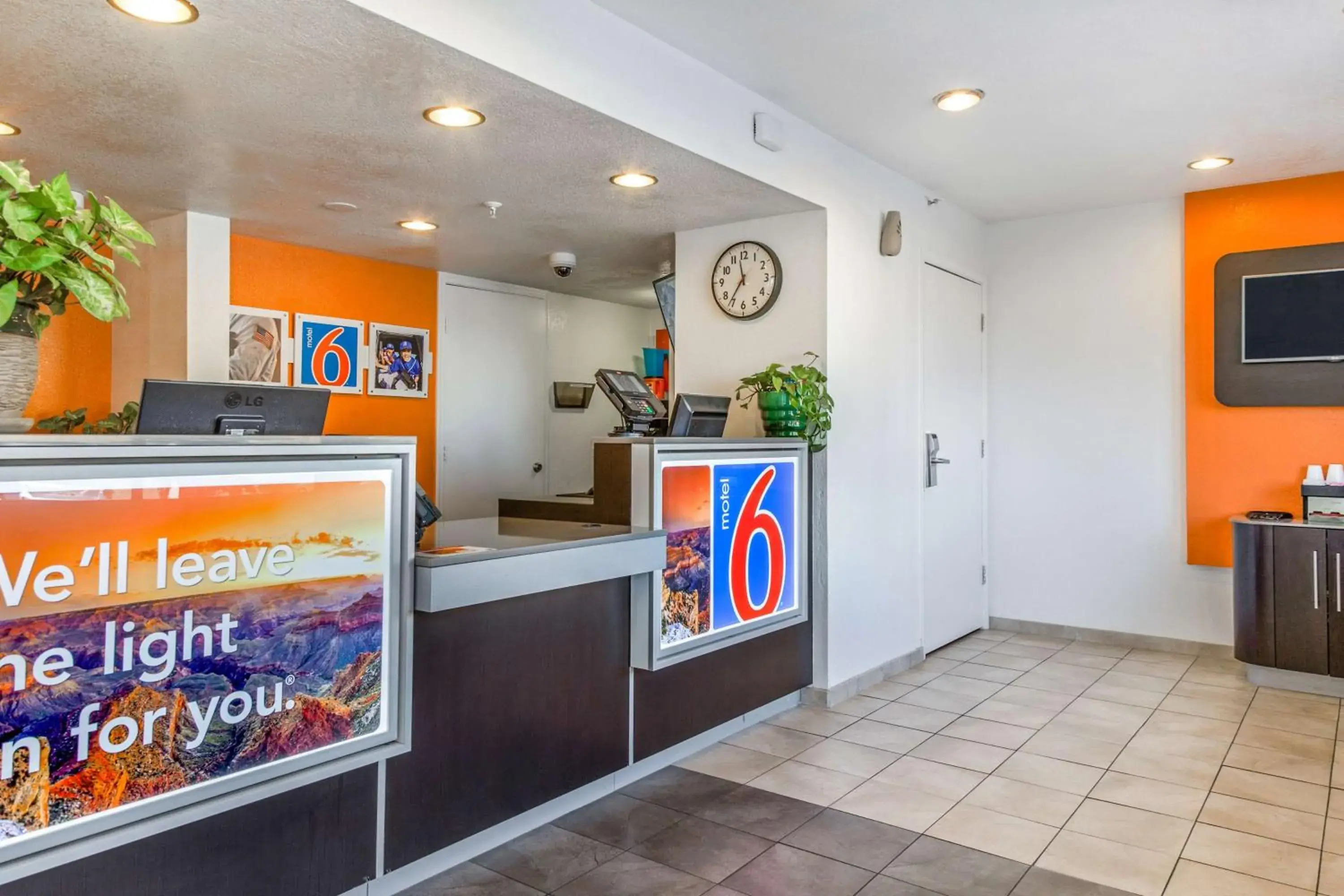 TV and multimedia, Lobby/Reception in Motel 6-Phoenix, AZ - West